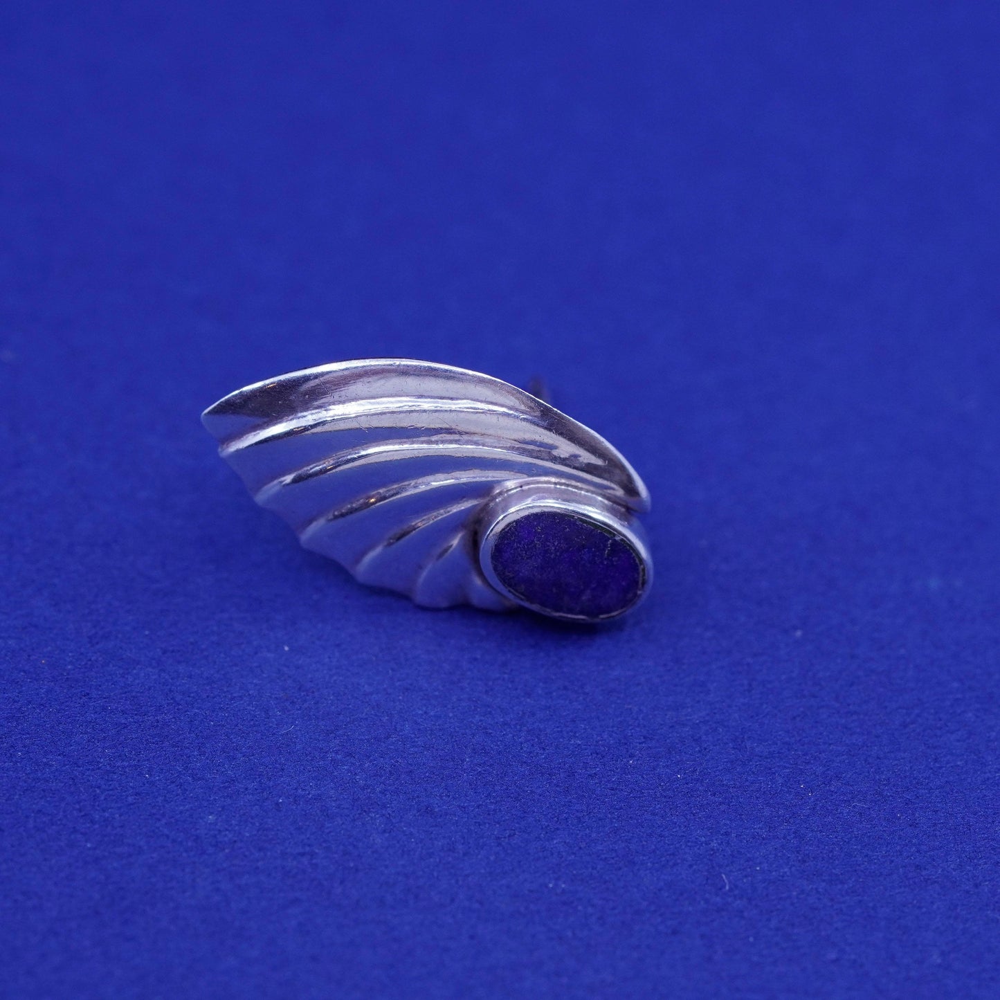 Vintage sterling silver handmade earrings, 925 ribbed studs with lapis lazuli
