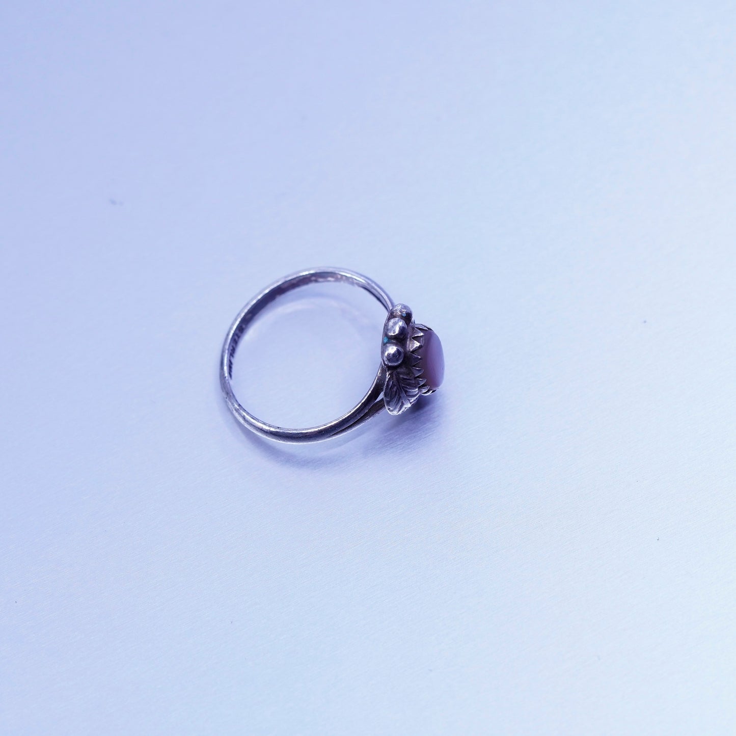 Size 4.75, Native American navajo Sterling 925 silver ring mother of pearl