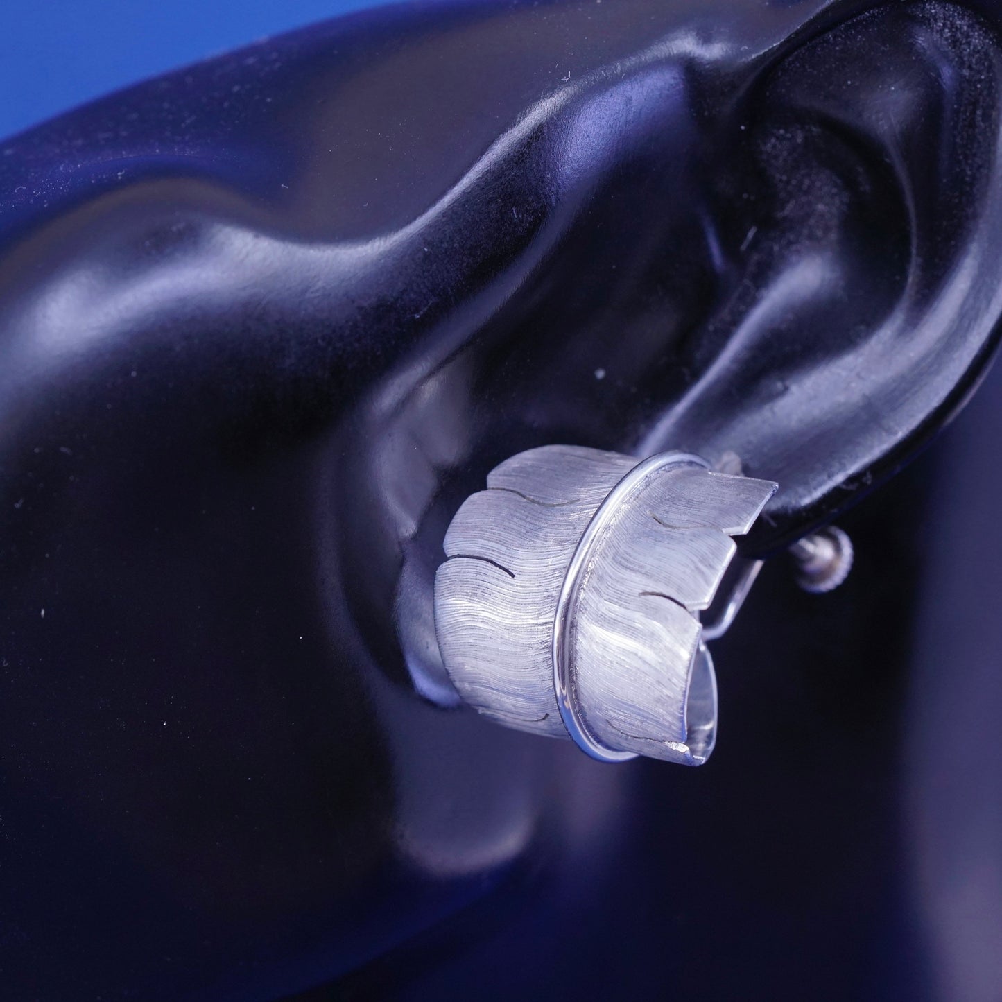 Native navajo Michael Kirk Sterling silver earrings, 925 screw back feather