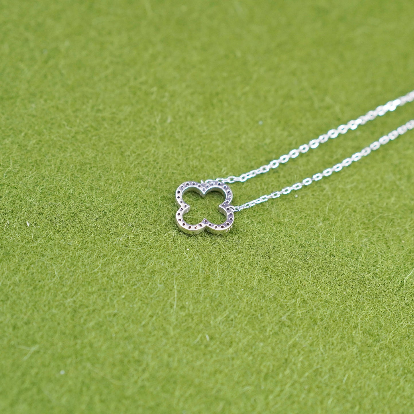 17+1”, sterling 925 silver circle chain necklace with Cz lucky clover pendant