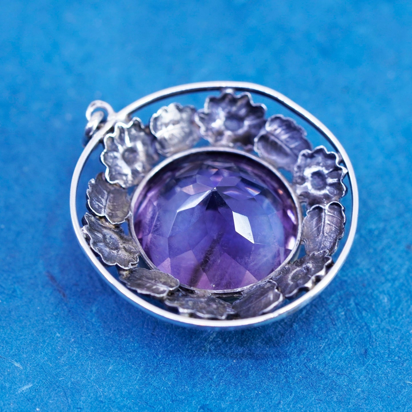 Vintage Sterling 925 silver handmade floral pendant with amethyst