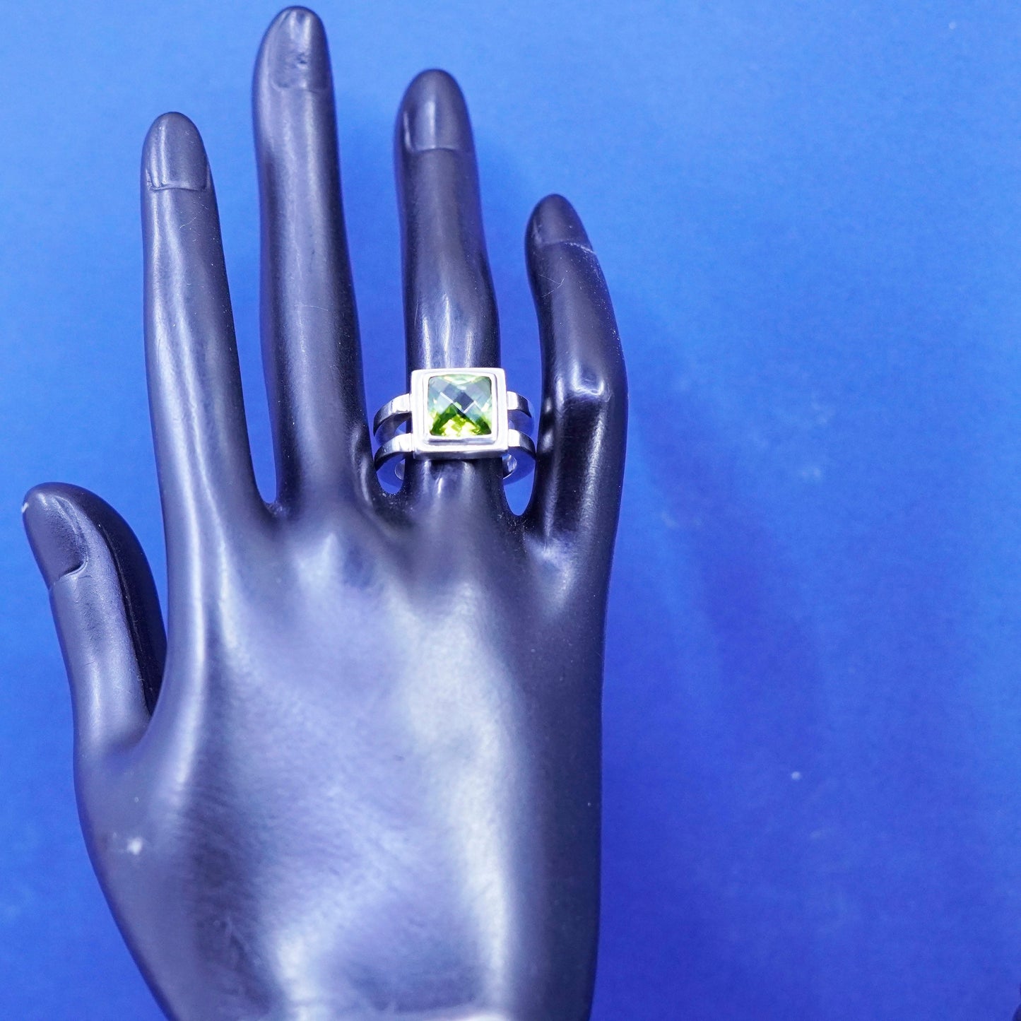 Size 7, vintage Sterling silver handmade ring, 925 stackable band with peridot