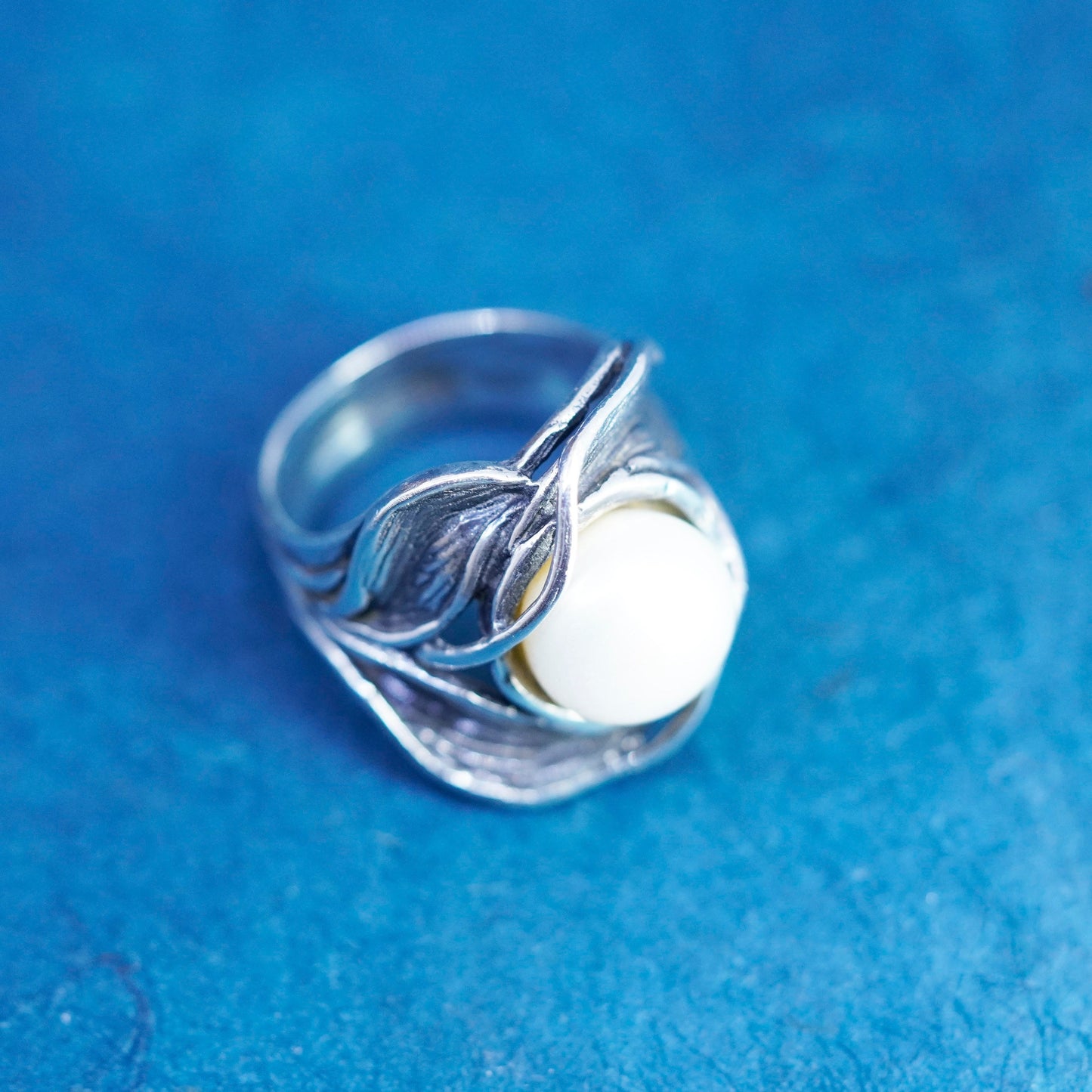 Size 7.5, Israel Shablool Didae Sterling silver handmade wavy ring with pearl