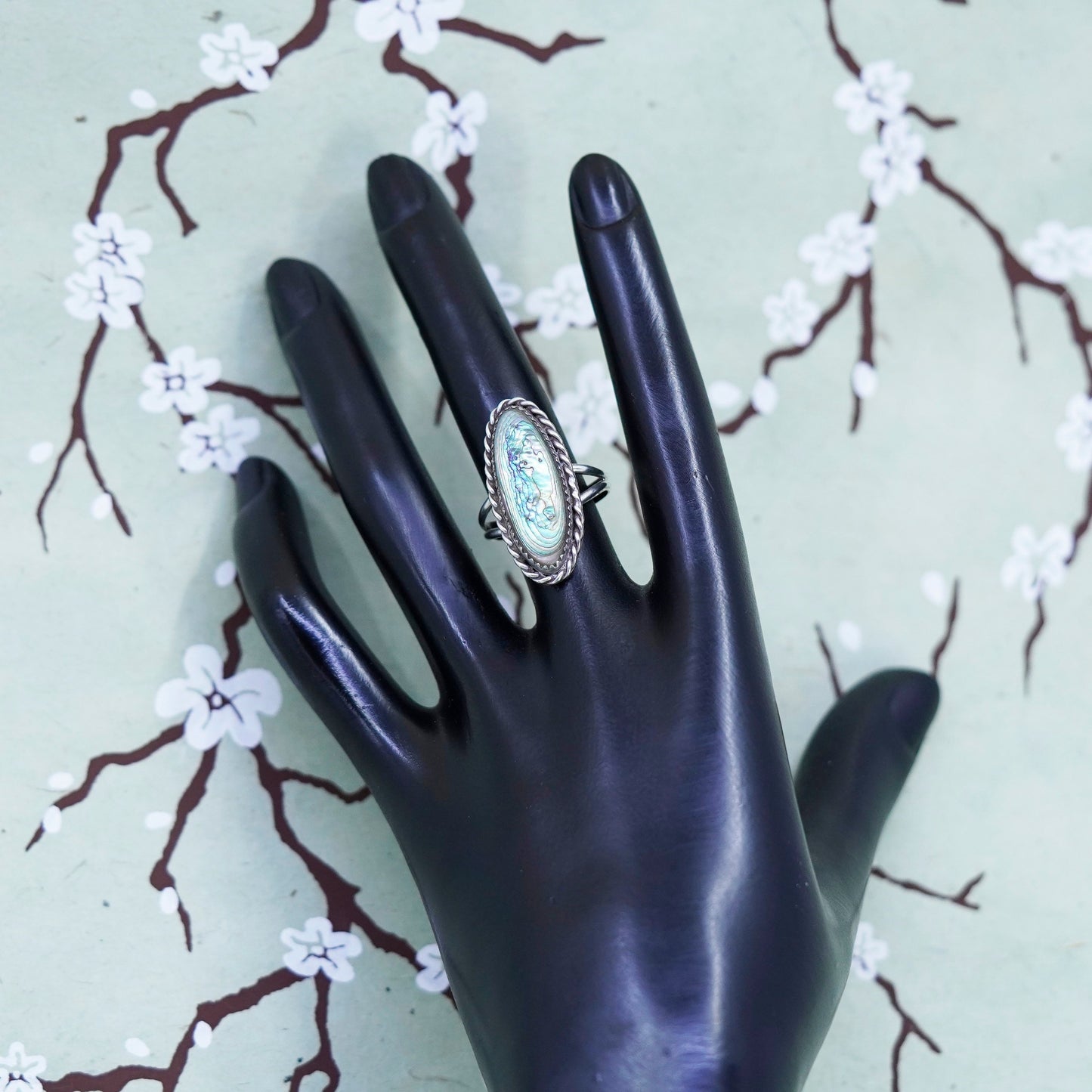 Size 6, Vintage sterling 925 silver handmade ring with oval abalone