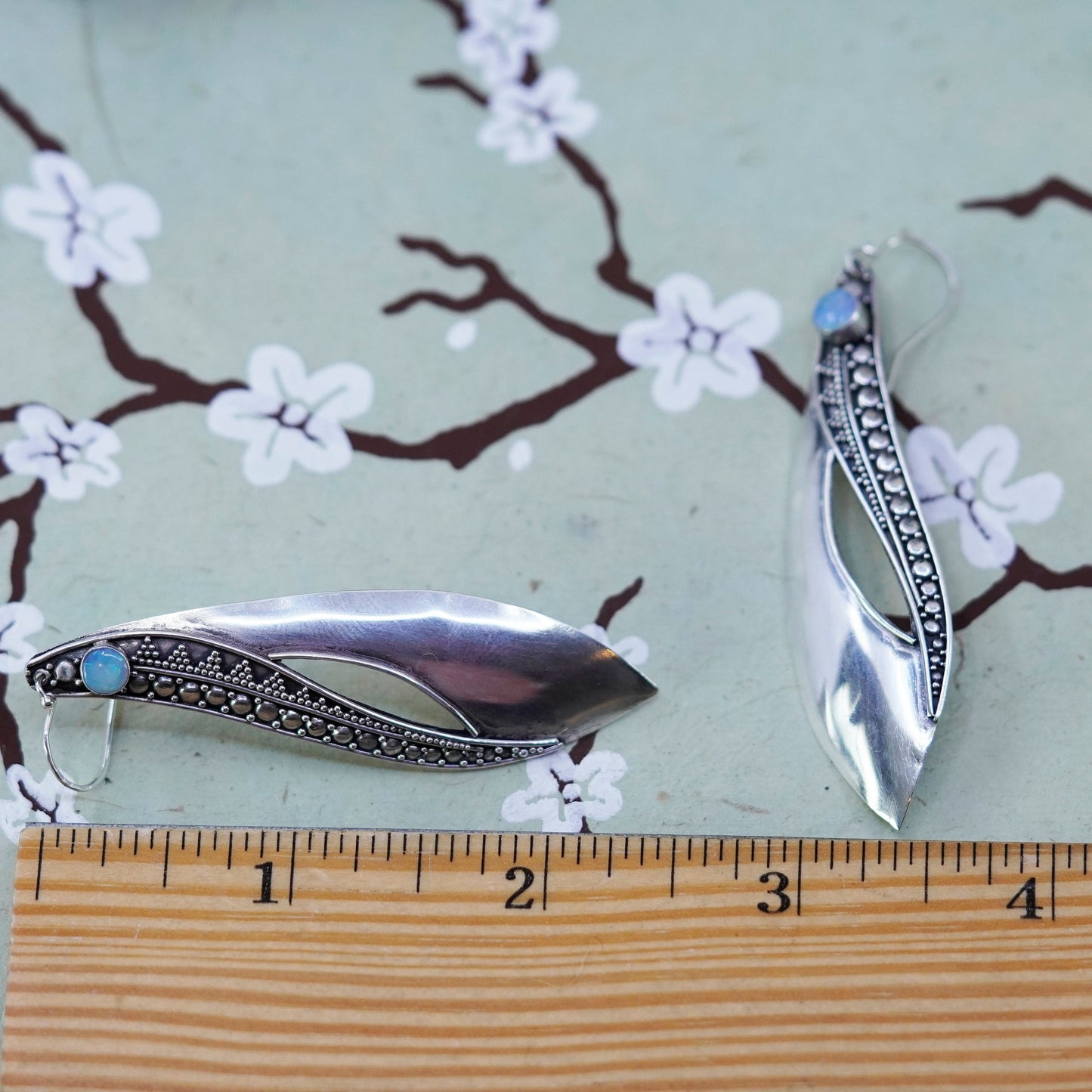 Vintage southwestern sterling 925 silver handmade leafy beaded earrings opal