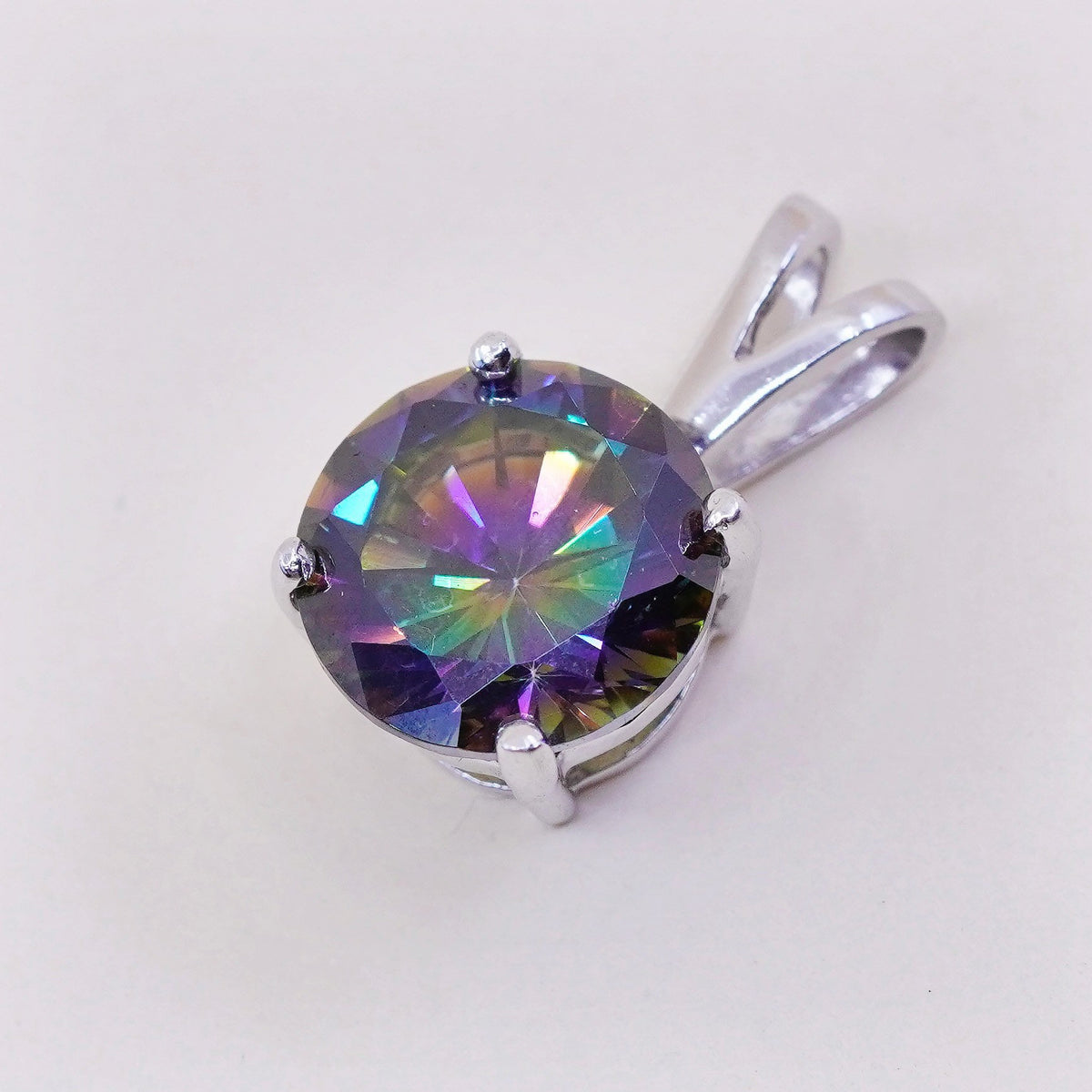 Vintage Sterling 925 silver pendant with round rainbow topaz