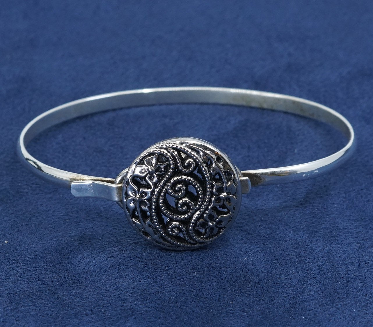 7", vtg Sterling silver handmade bracelet, 925 bangle filigree button