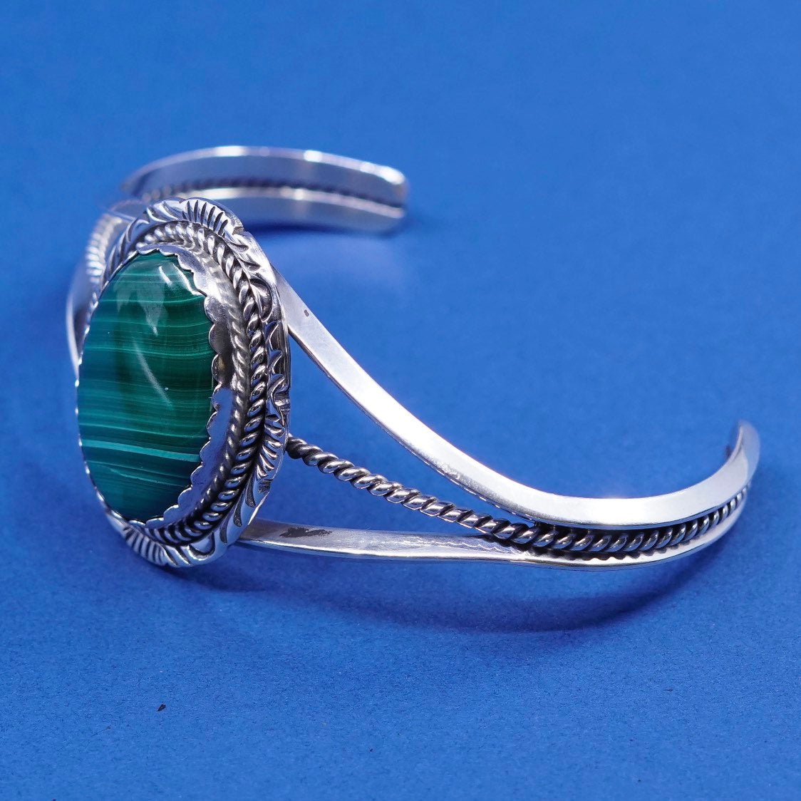 7", navajo, Native American Sterling silver bracelet, 925 cuff w/ malachite