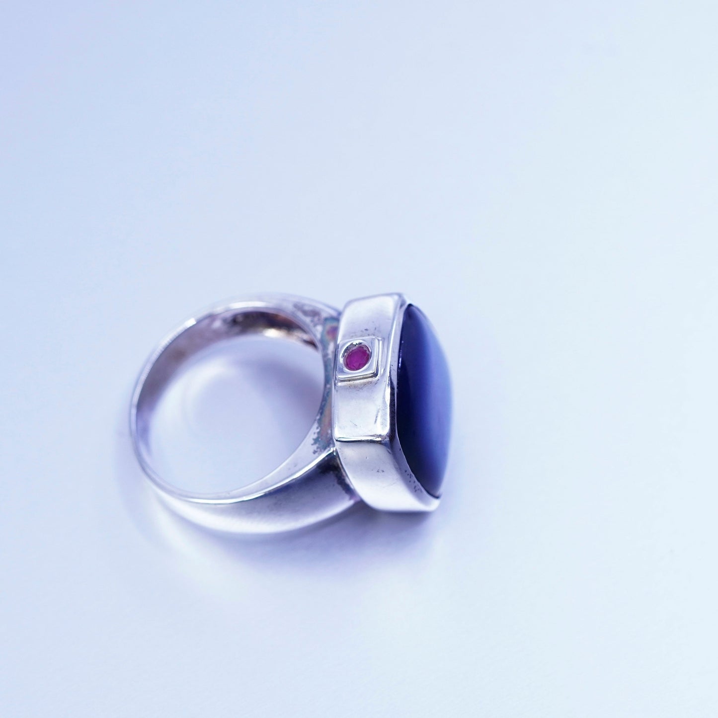 Size 8, vtg Elle Sterling 925 silver handmade ring with blue cat’s eye and ruby