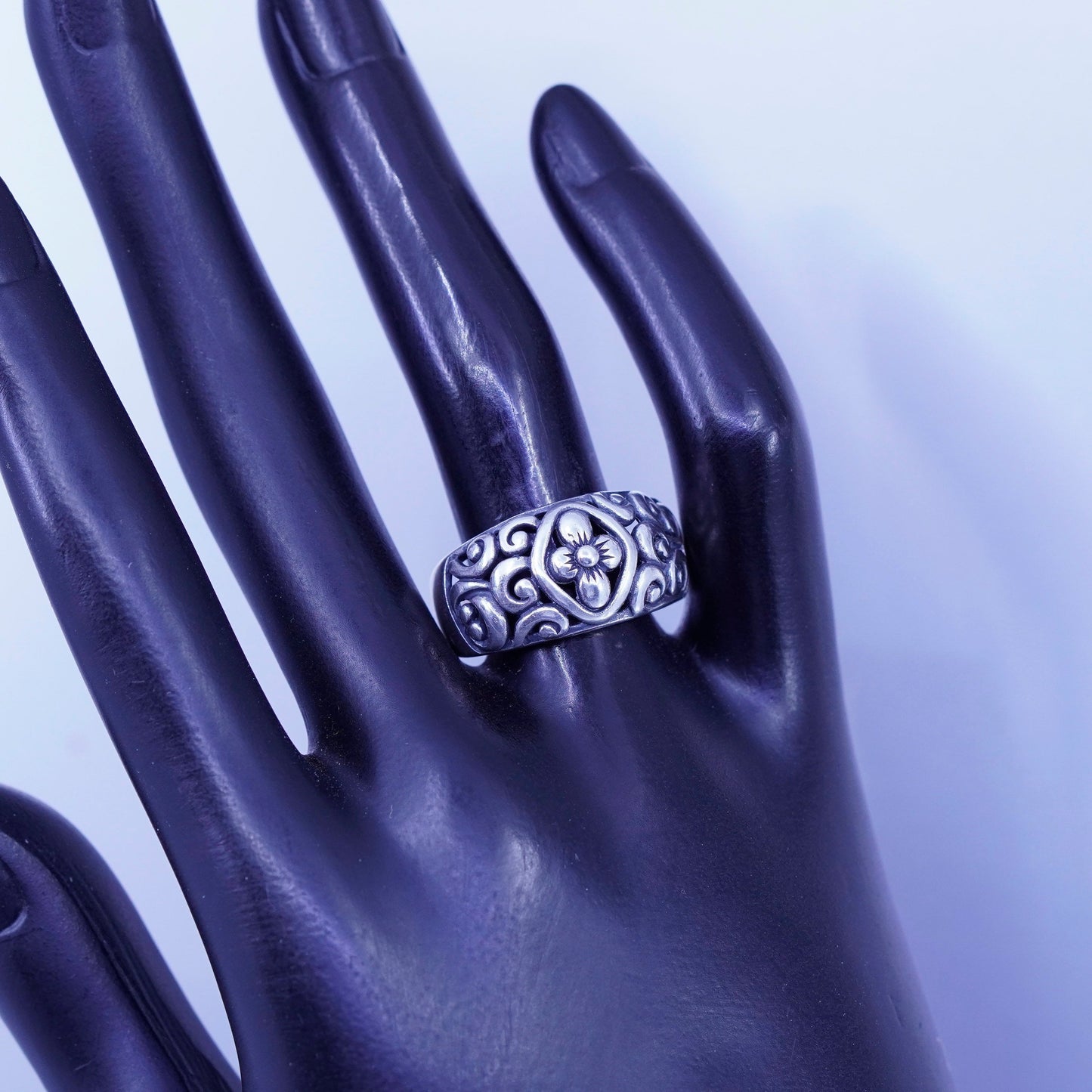 Size 8, vintage southwestern Sterling 925 silver handmade ring, filigree band
