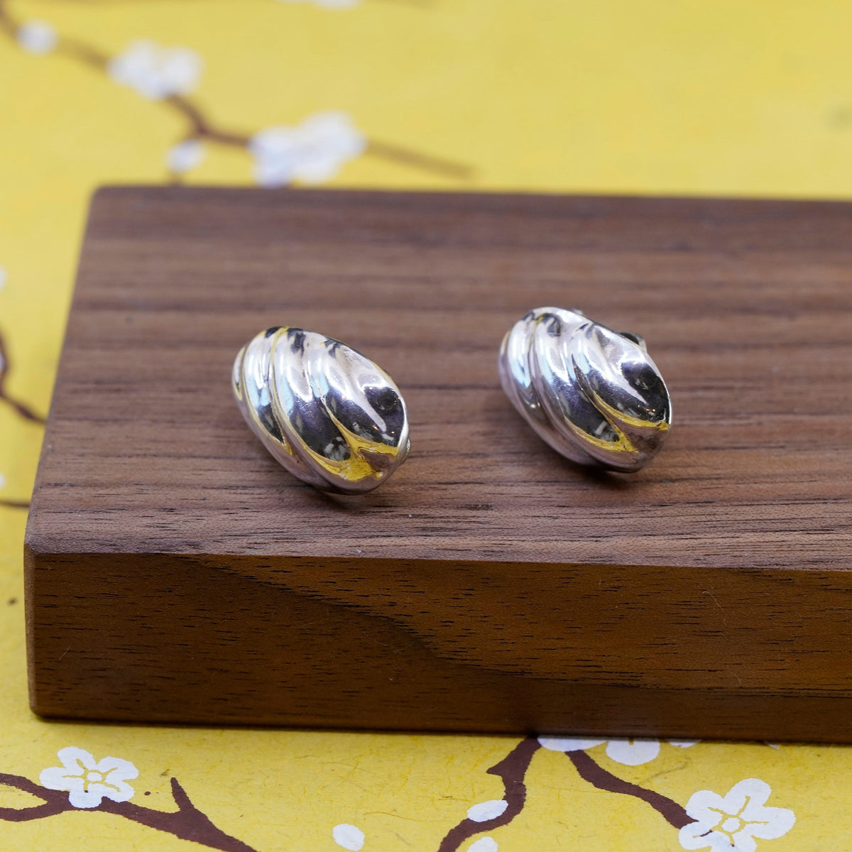 Vintage Mexico Sterling silver handmade clip on, modern 925 ribbed earrings
