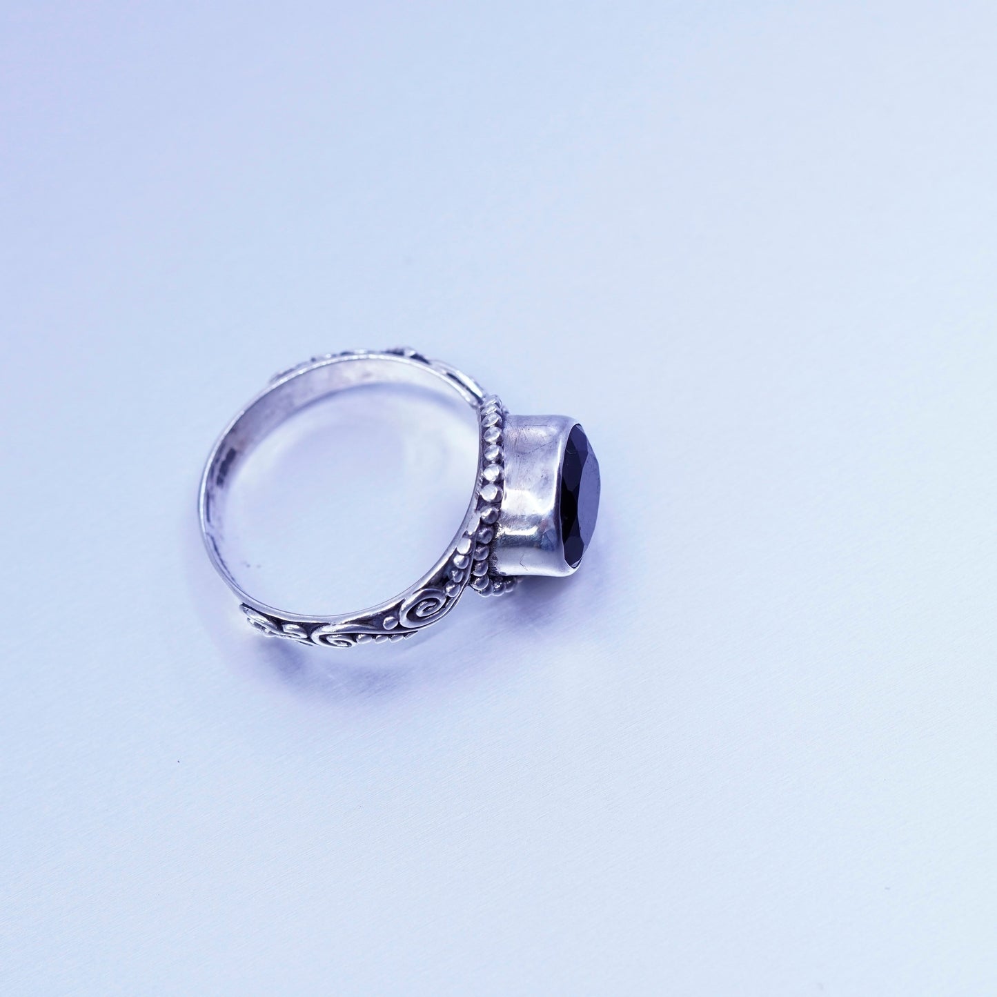 Size 7.25, vintage bali Sterling 925 silver handmade ring w/ sapphire and beads