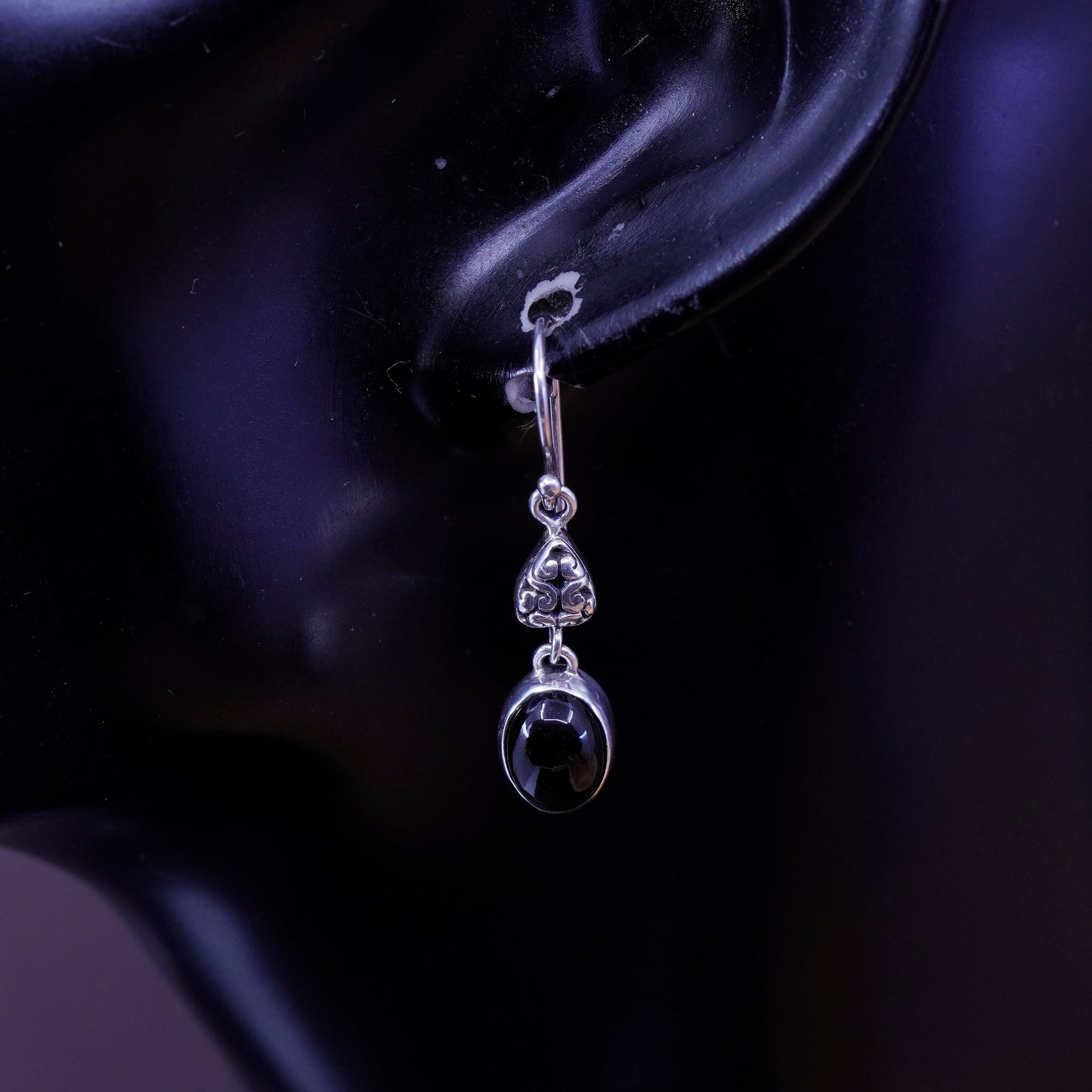 Vintage Sterling 925 silver handmade earrings with oval garnet, dangle