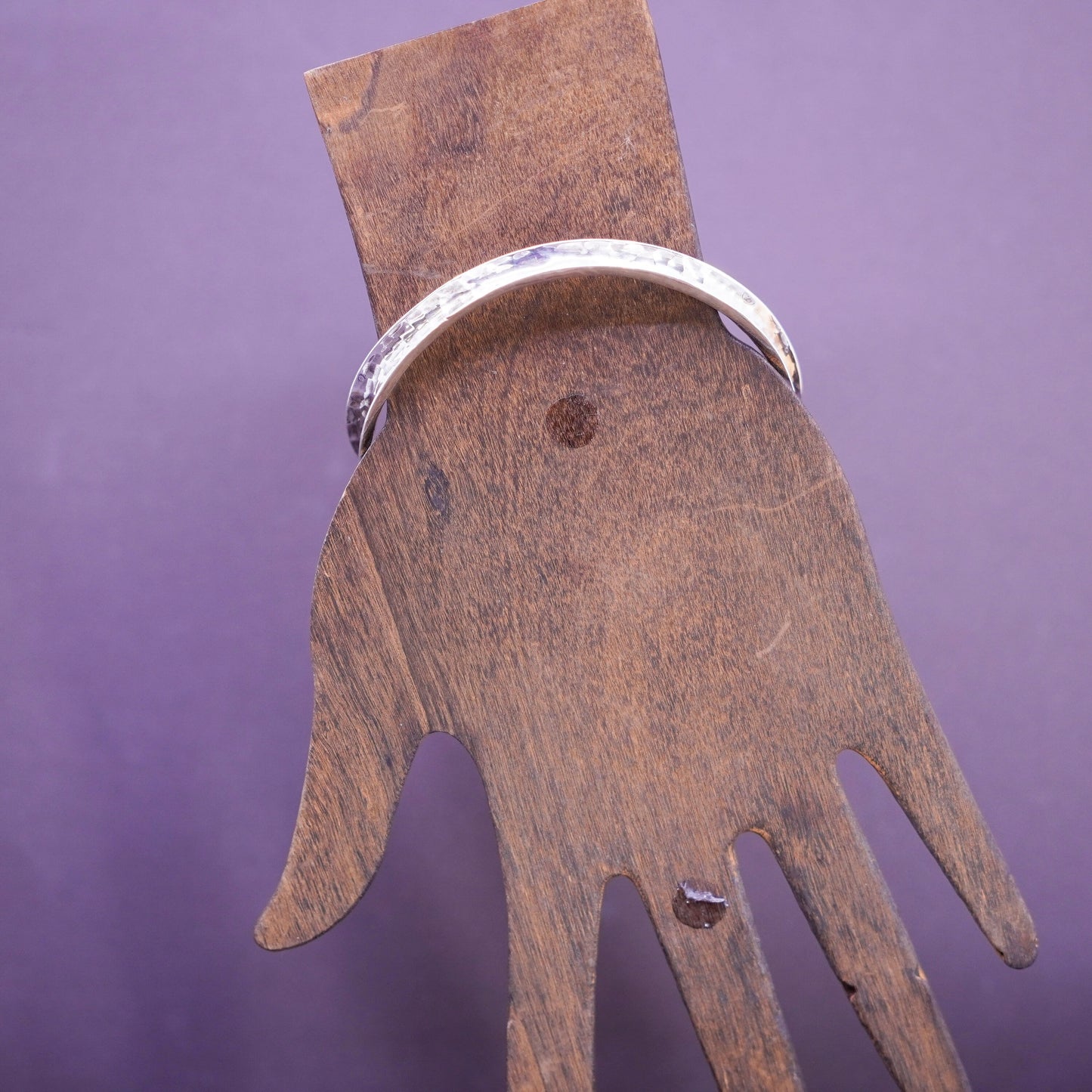 8.5”, vtg Native American Sterling silver bracelet, hammered 925 horn bangle