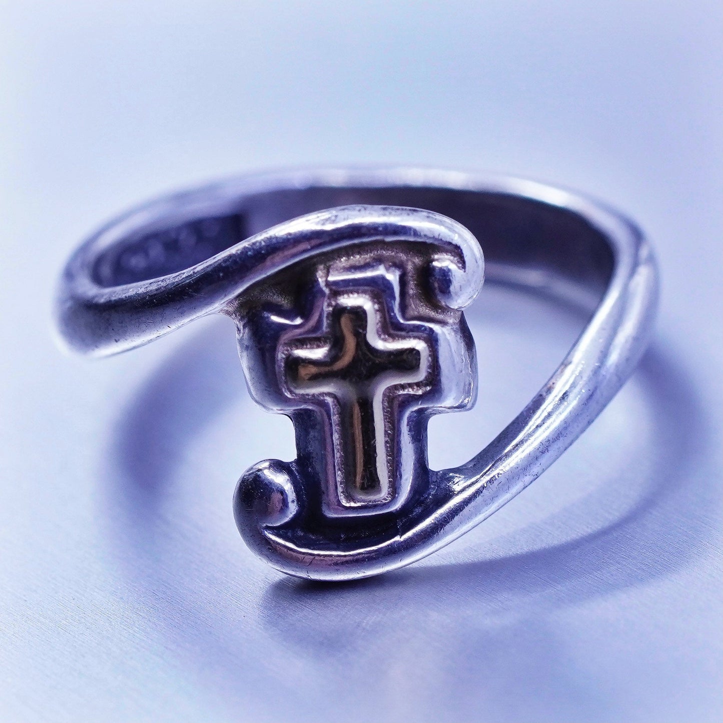 Size 5, vintage southwestern 14K cross Sterling 925 silver handmade ring