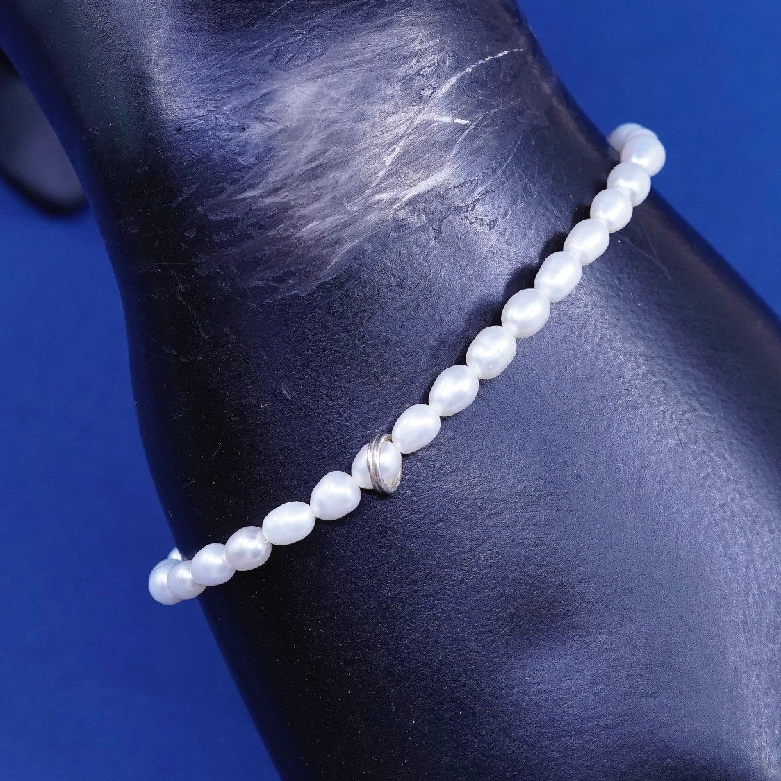6.75", Vintage handmade elastic pear bead bracelet