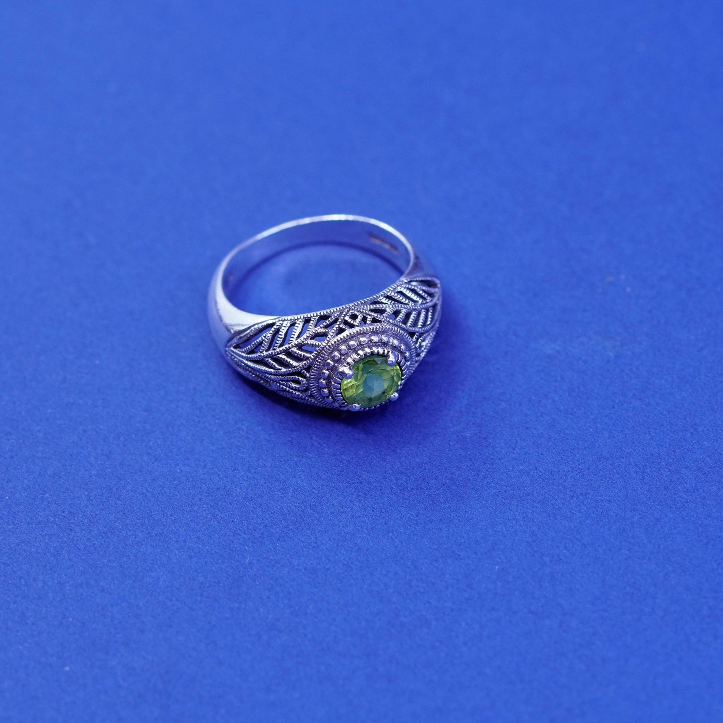 Size 8.25, vintage Sterling 925 silver handmade filigree ring with peridot