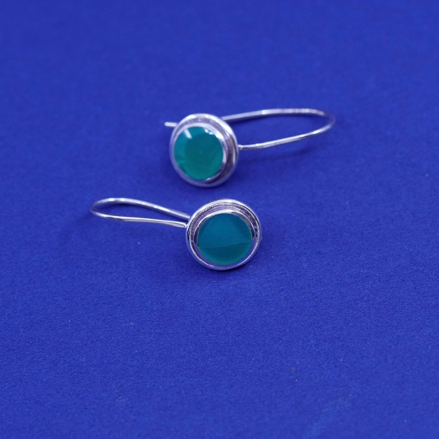 Vintage Sterling 925 silver handmade earrings with round emerald