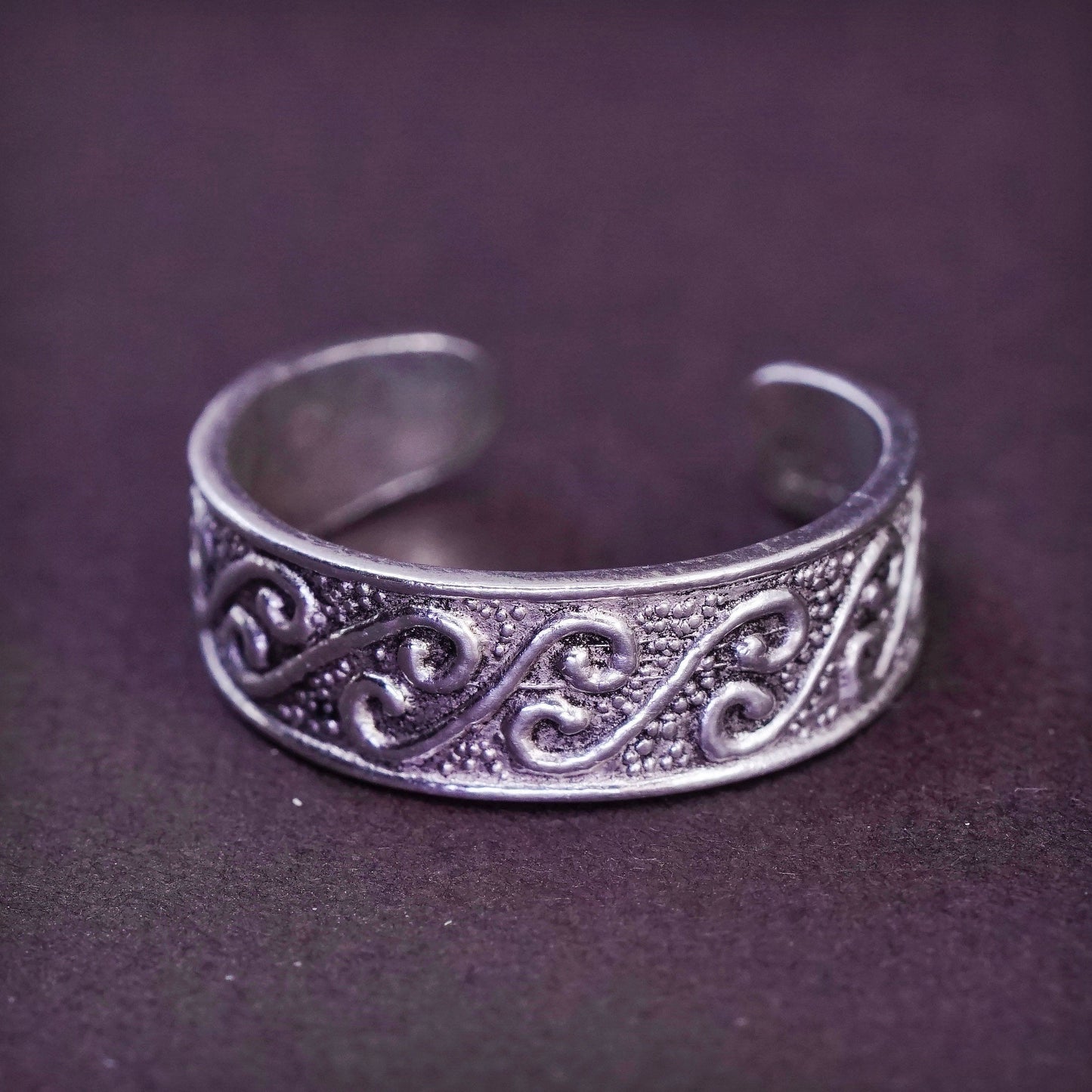 Size 2.25, vintage Sterling silver handmade ring, 925 swirl textured band