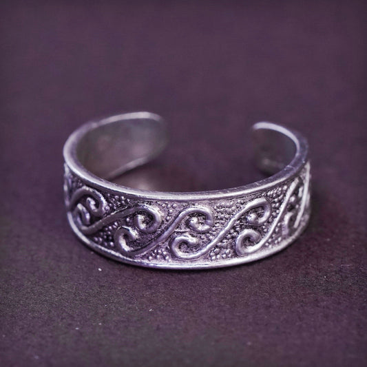 Size 2.25, vintage Sterling silver handmade ring, 925 swirl textured band