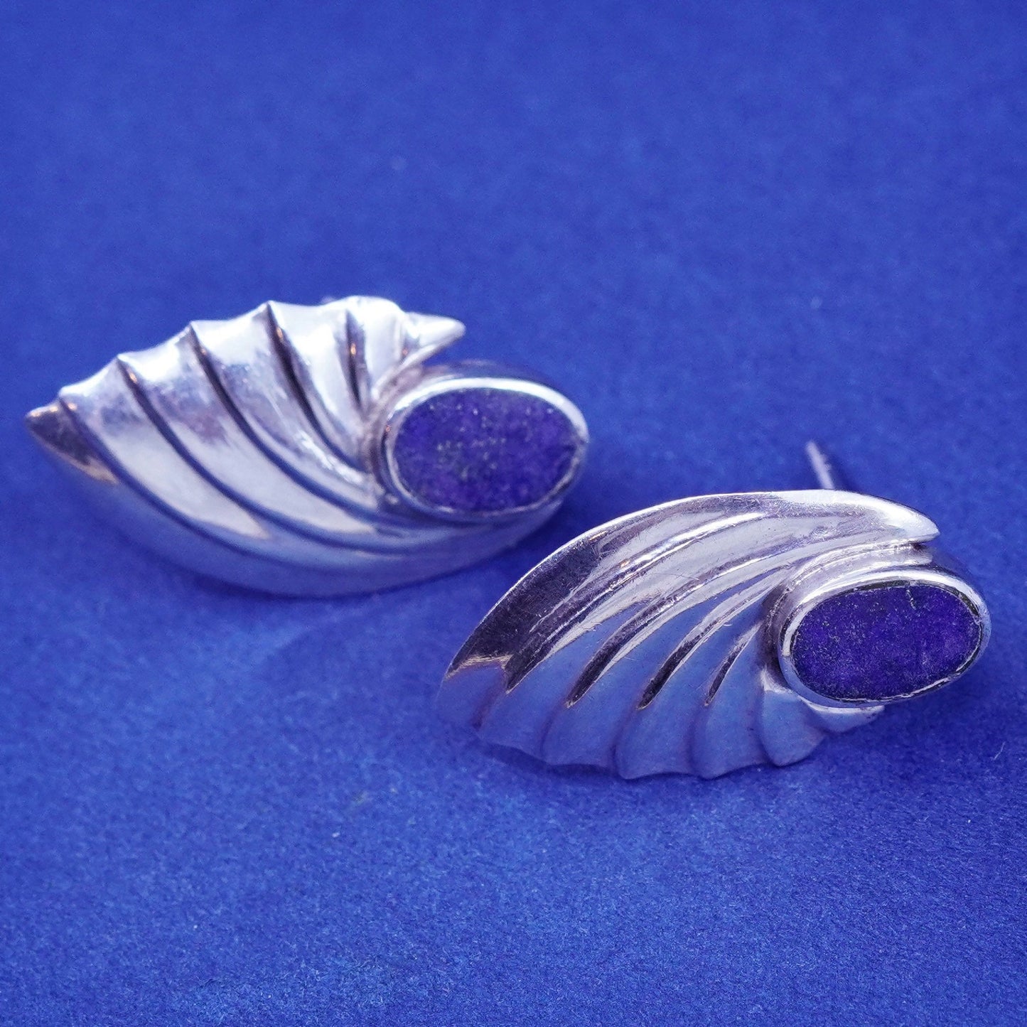 Vintage sterling silver handmade earrings, 925 ribbed studs with lapis lazuli