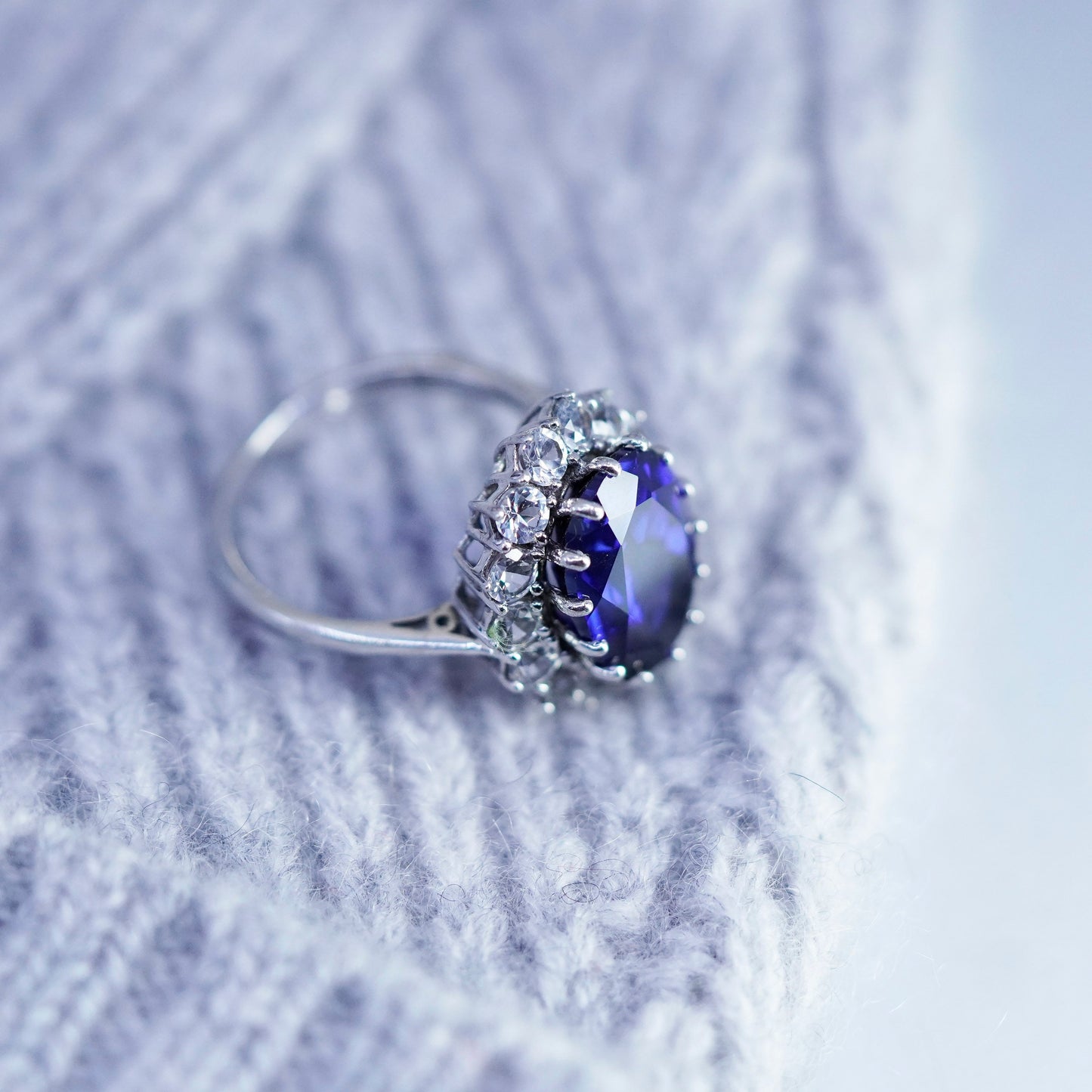 Size 7, vintage Sterling 925 silver handmade ring with sapphire and cz around