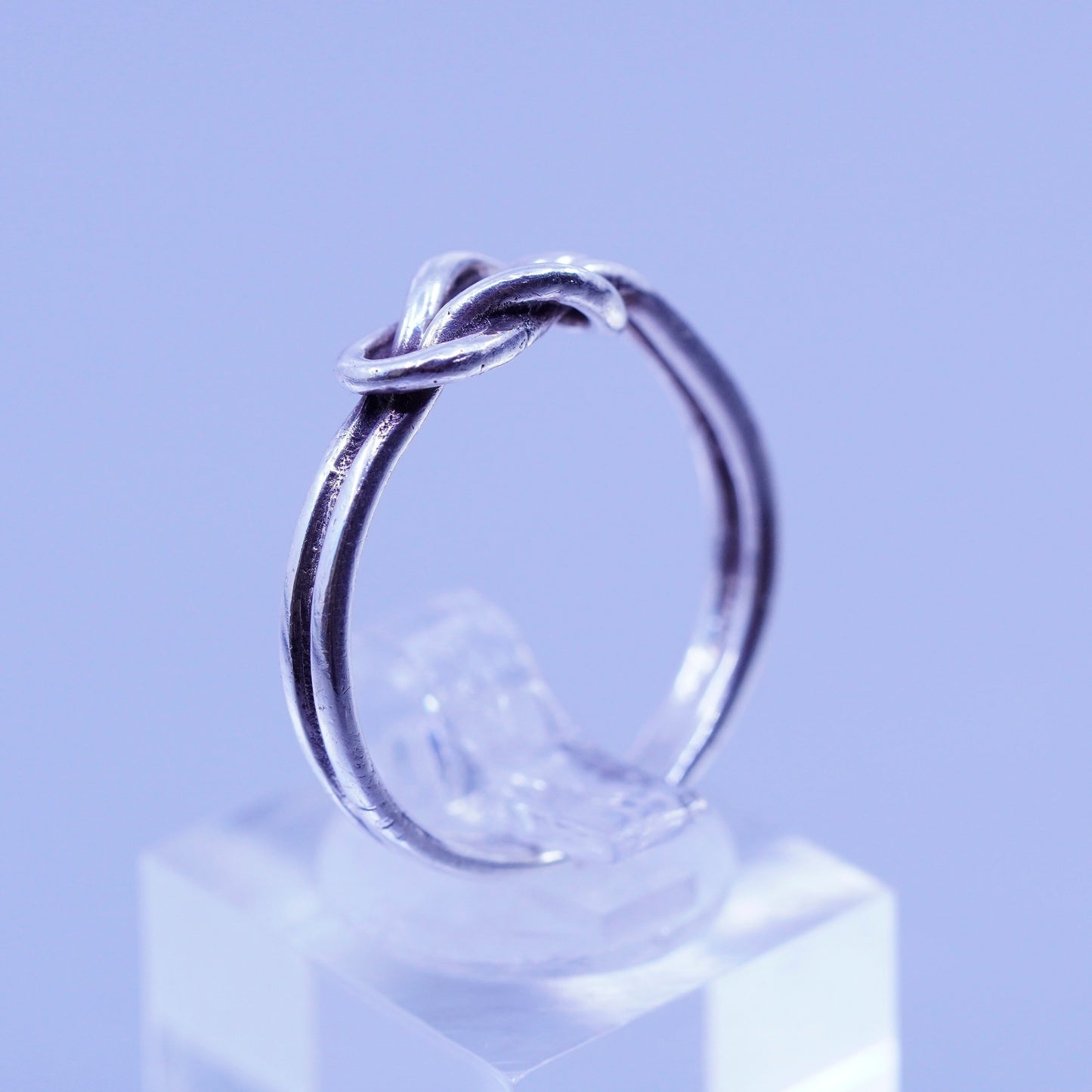 Size 8.5, vintage Sterling 925 silver handmade ring, knotted band