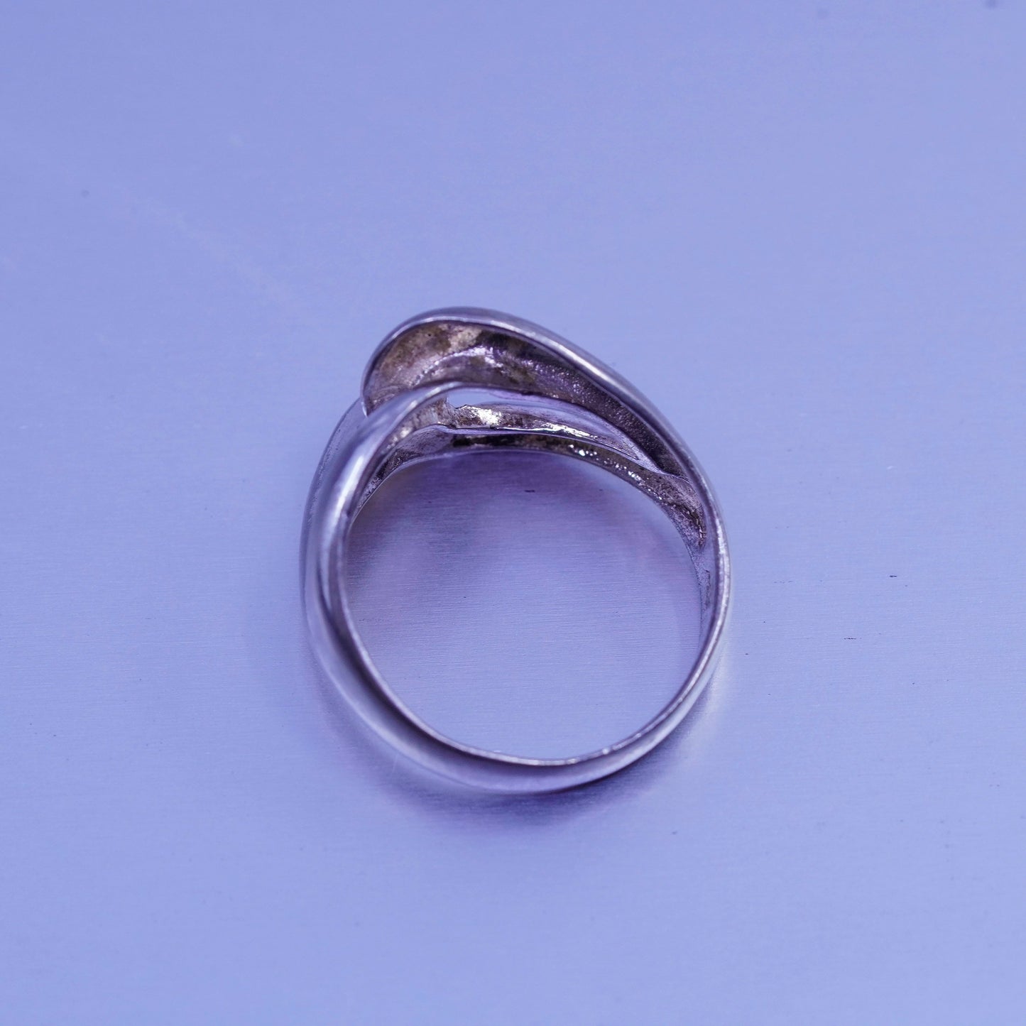 Size 7.5, vintage southwestern Sterling 925 silver entwined ring, band