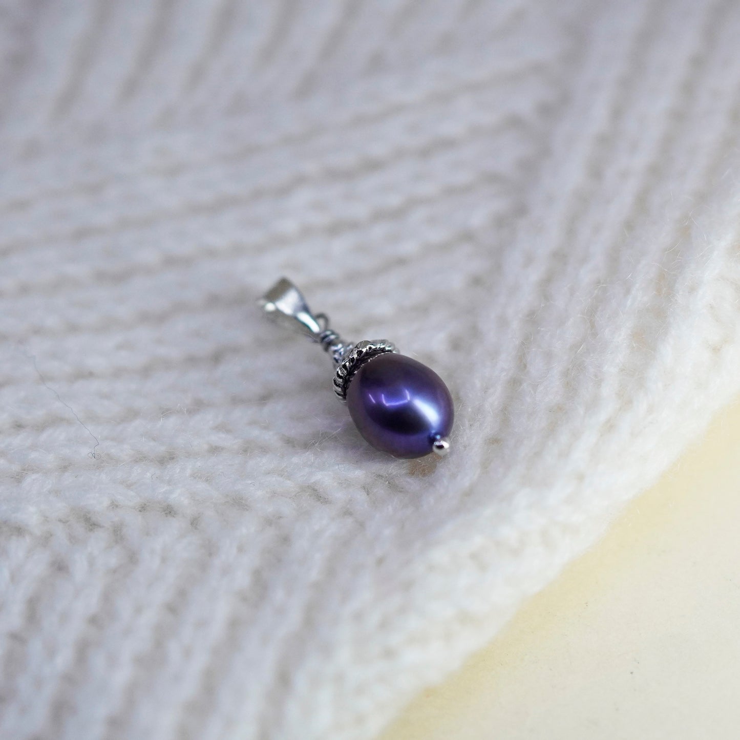 Vintage Sterling 925 silver handmade pendant with black pearl
