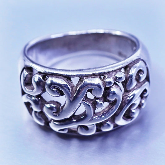 Size 7.75, vintage Sterling 925 silver handmade ring, modern swirly band