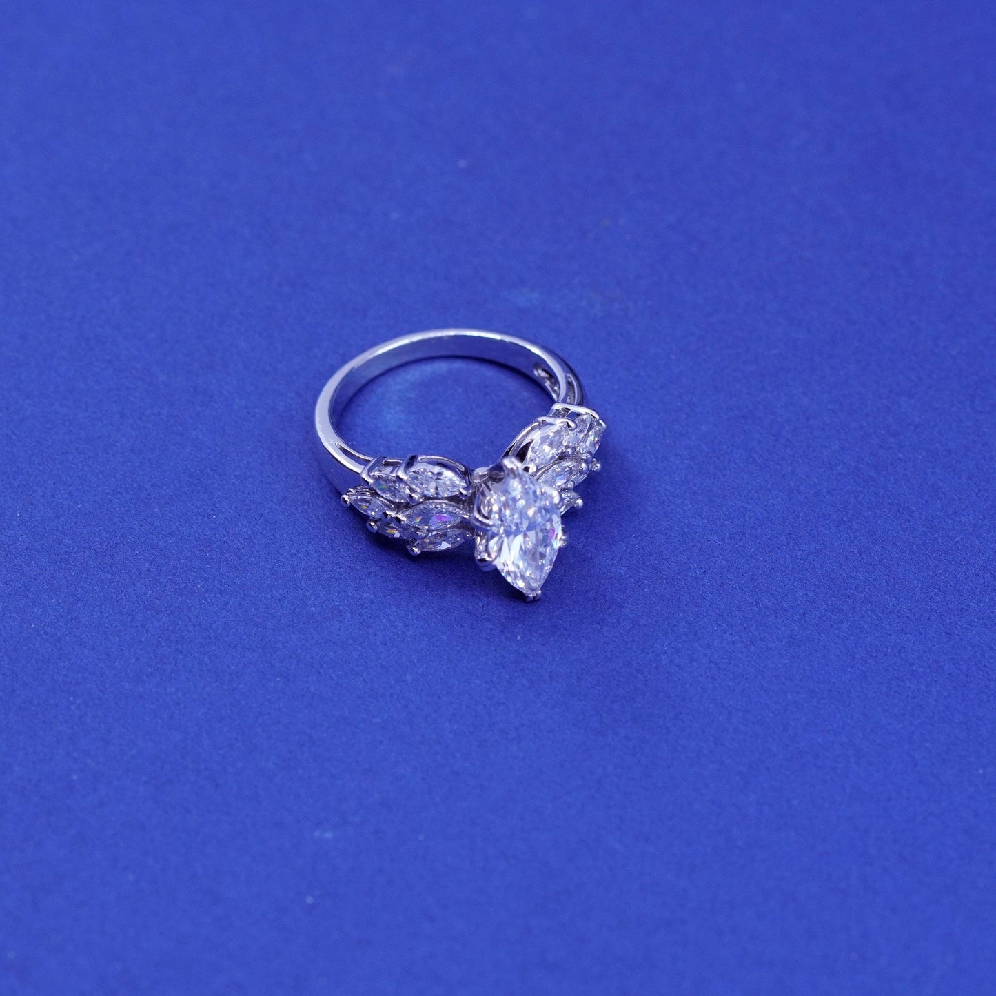 Size 7, vintage Sterling 925 silver engagement ring with clear cz stones