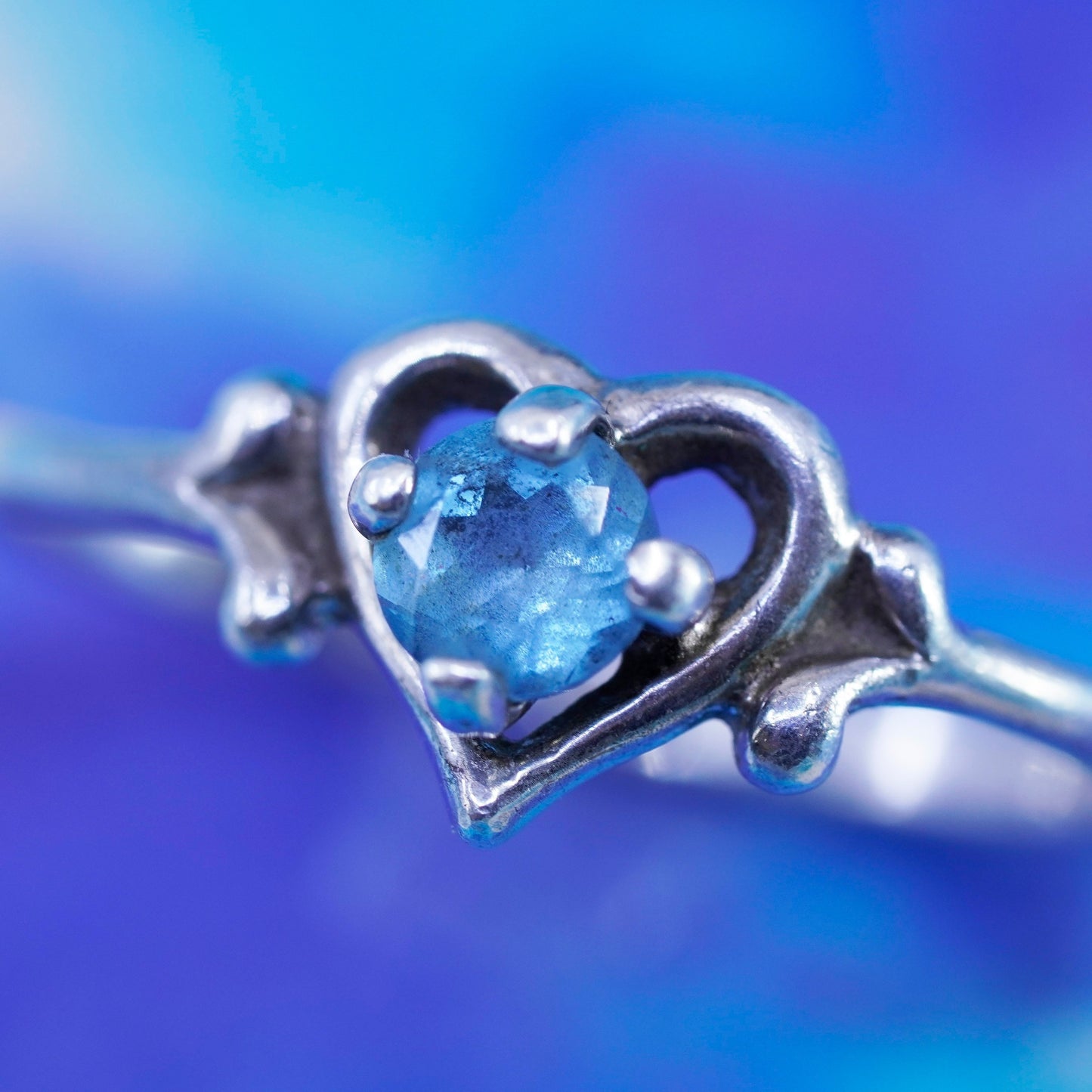 Size 5, vintage sterling 925 silver handmade heart ring with blue topaz