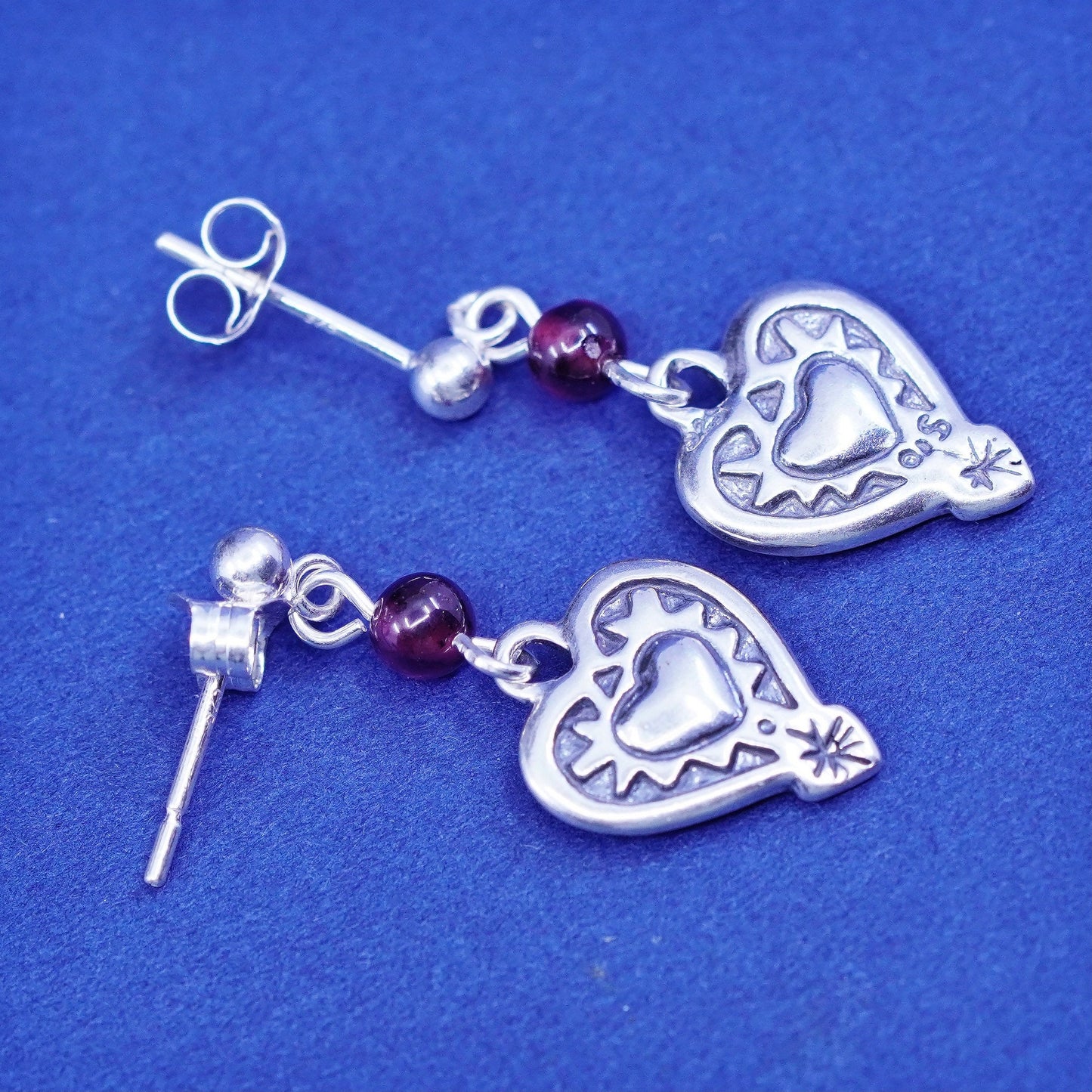 Vintage navajo Sterling 925 silver handmade earrings with heart Dangle garnet