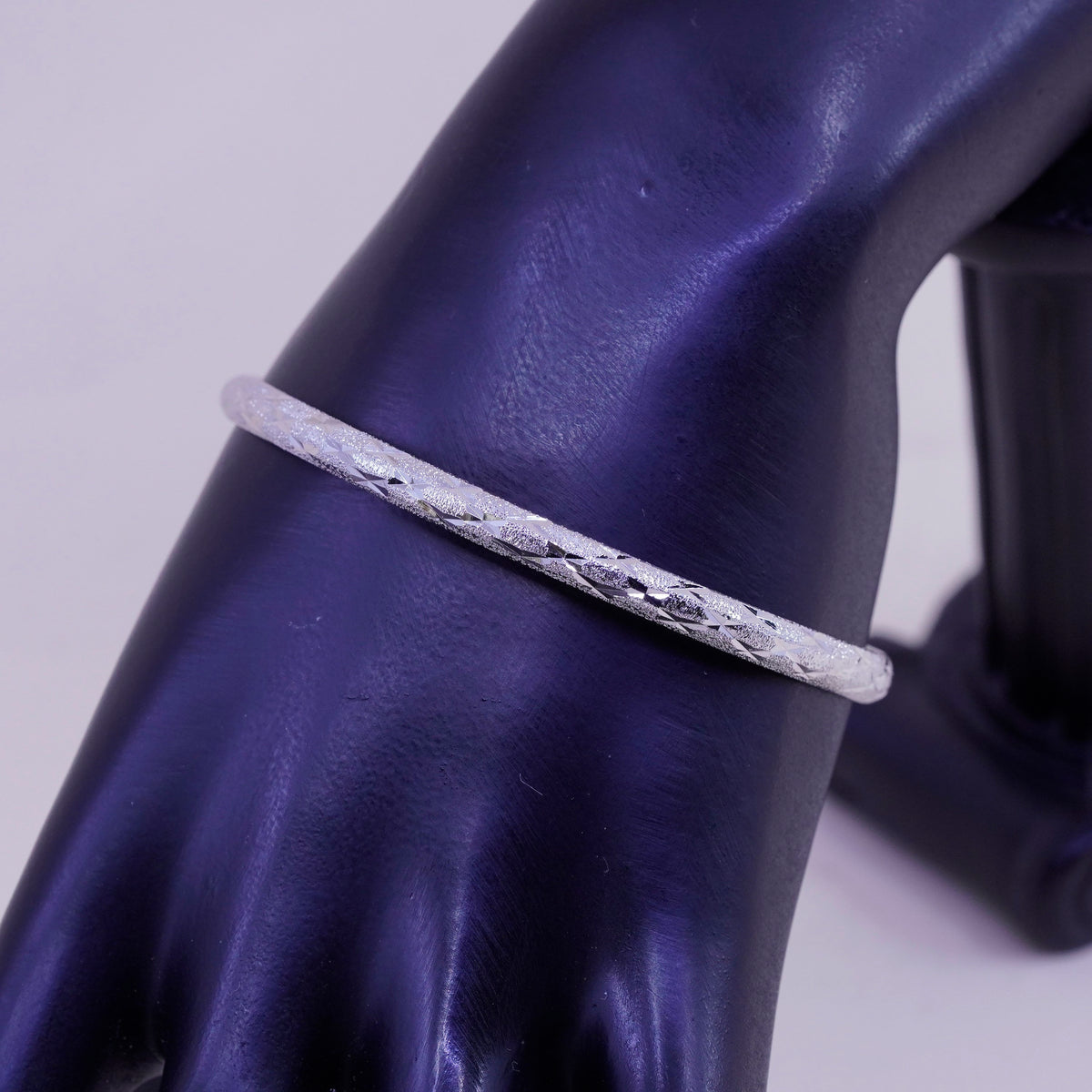 7.25”, vtg sterling silver handmade bracelet, Matt textured 925 hinged bangle