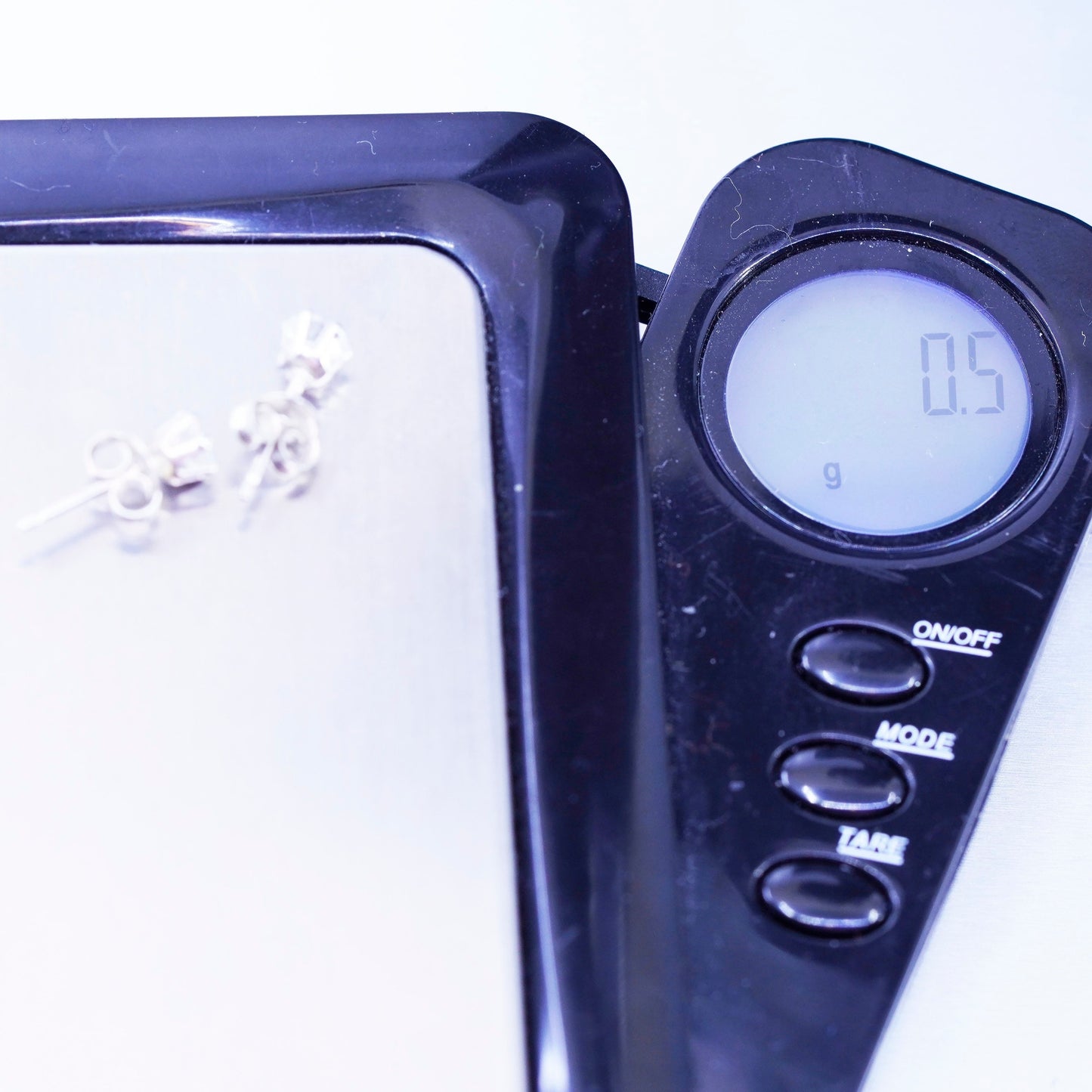 4mm, Vintage Sterling 925 silver earrings, studs with cz inlay