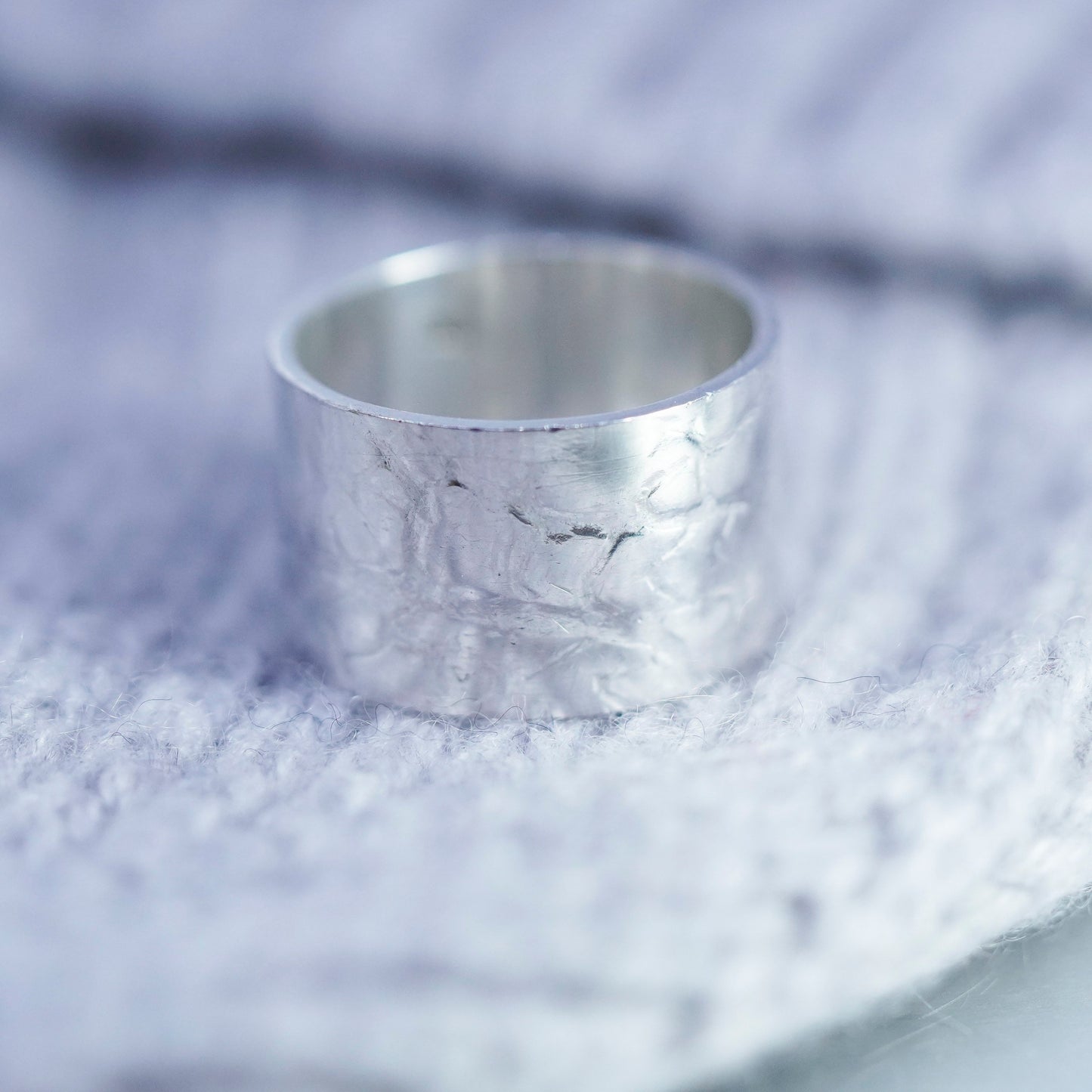 Size 7.75, vintage southwestern Sterling 925 silver ring, wide hammered band