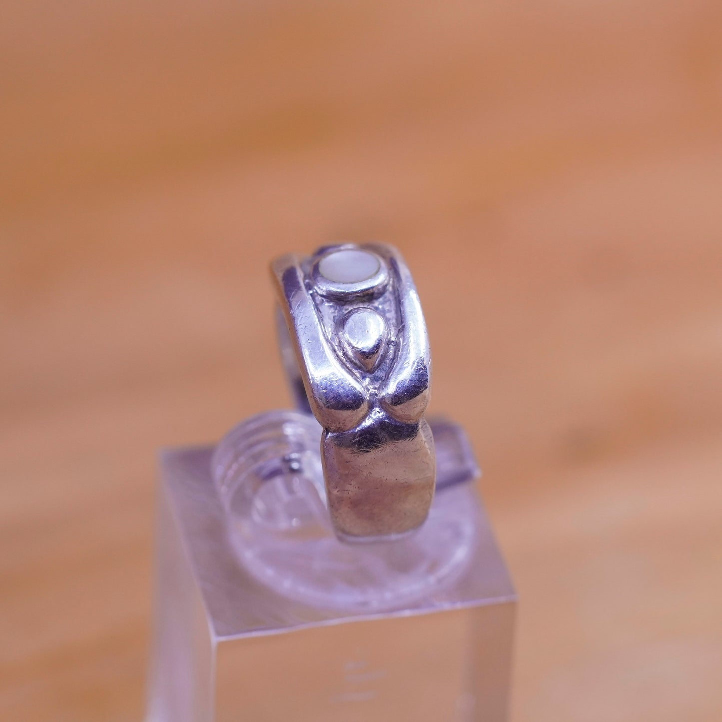 Size 5, vintage Sterling 925 silver handmade ring with mother of pearl and bead