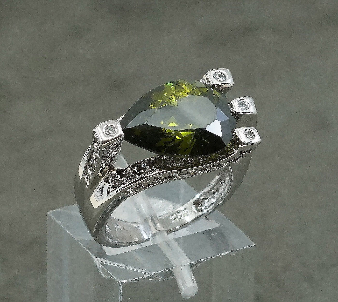sz 5, vtg Sterling silver engagement ring, 925 w/ teardrop peridot N round cx