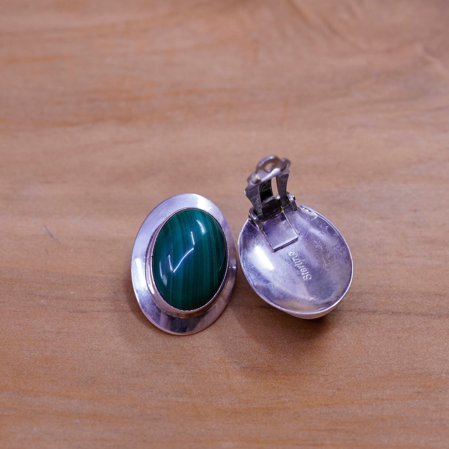 Native American Navajo Sterling 925 silver oval clip on earrings with malachite