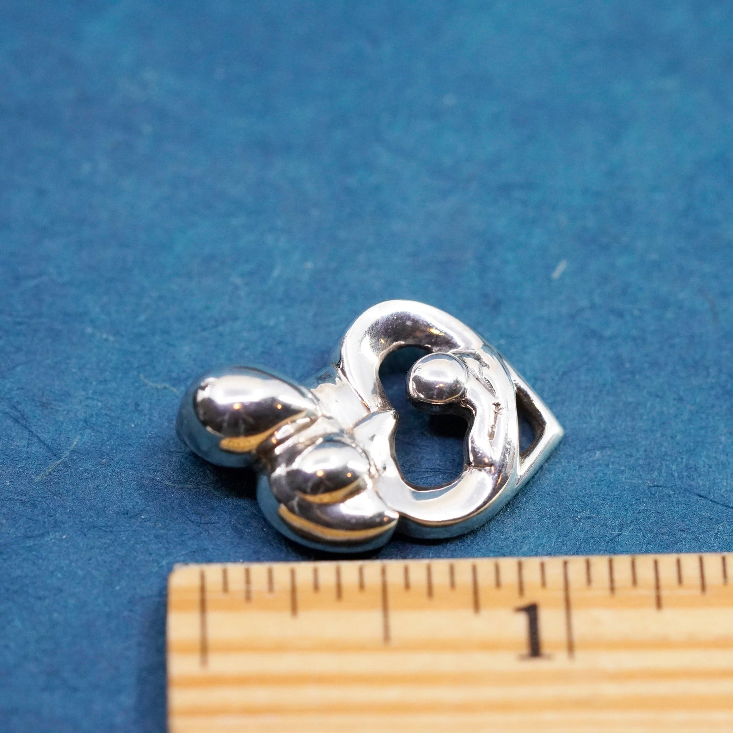 vtg modern Sterling silver handmade pendant, 925 heart parents holding a baby