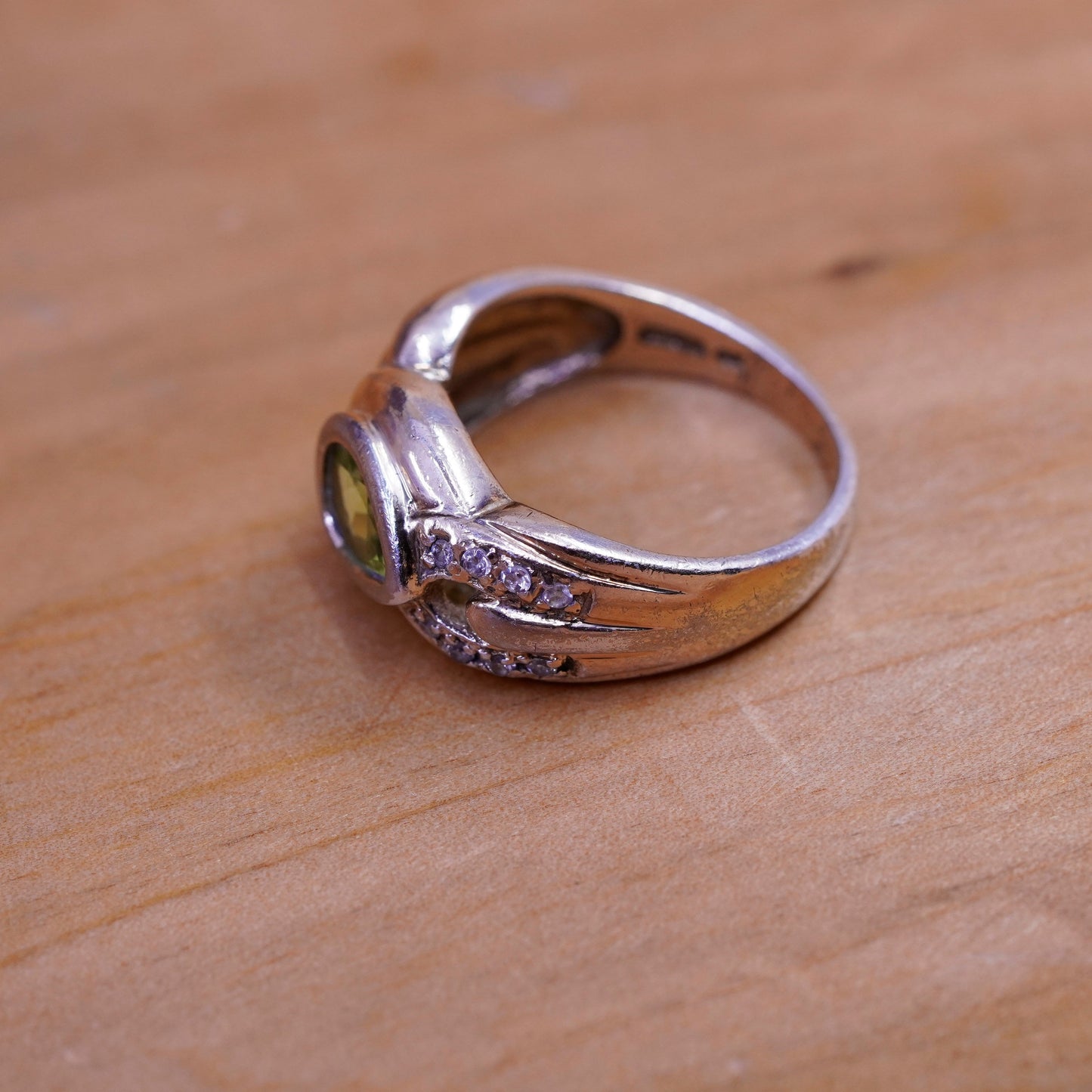 Size 6, Sterling 925 silver handmade ring with teardrop peridot and diamond