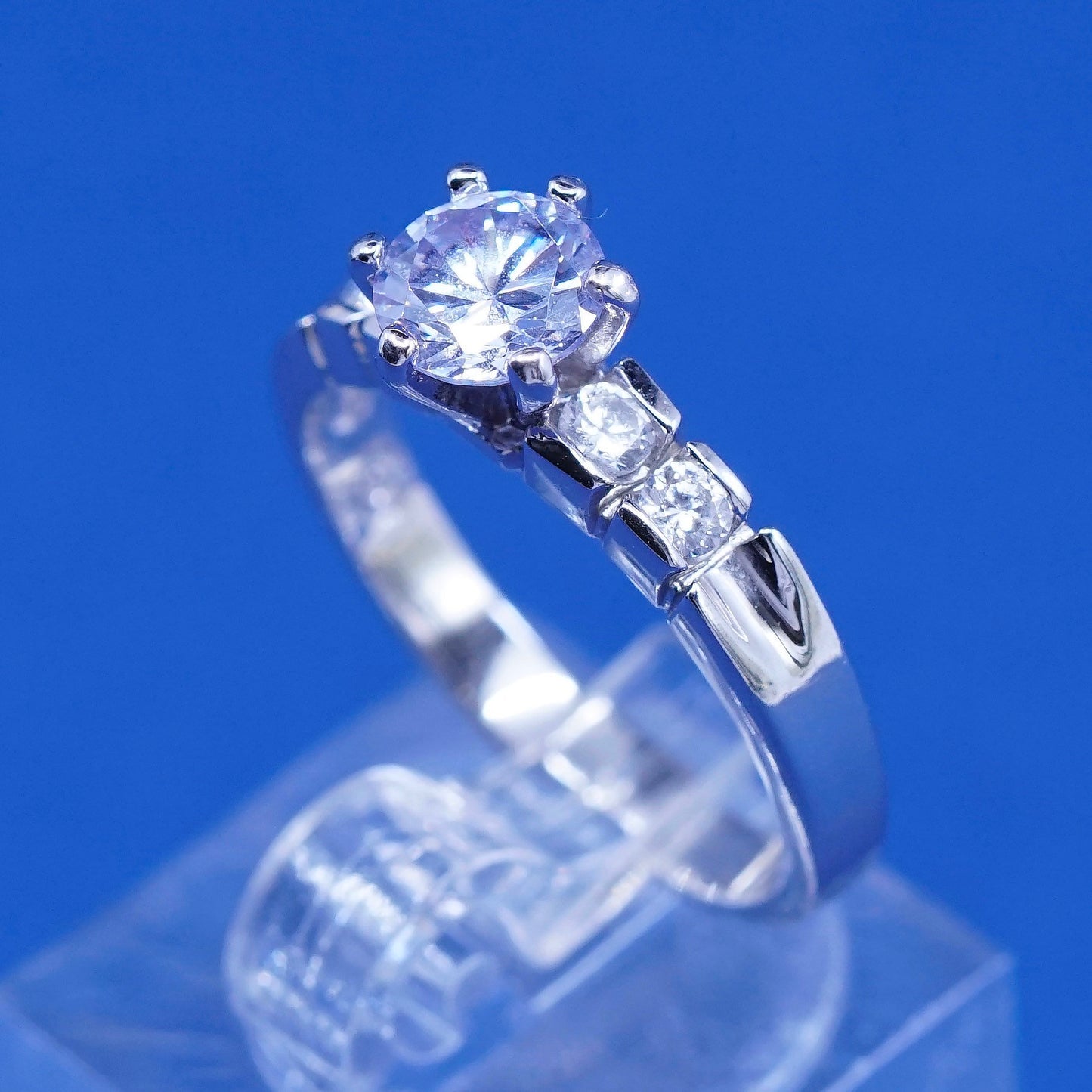 Size 7.25, vintage Sterling 925 silver engagement ring with clear cz stones