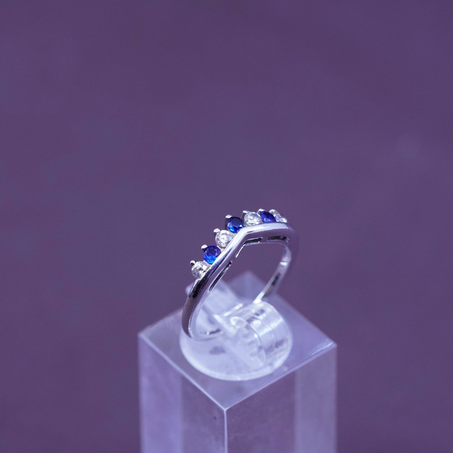 Size 6, vintage Sterling 925 silver handmade ribbed ring with blue topaz and Cz