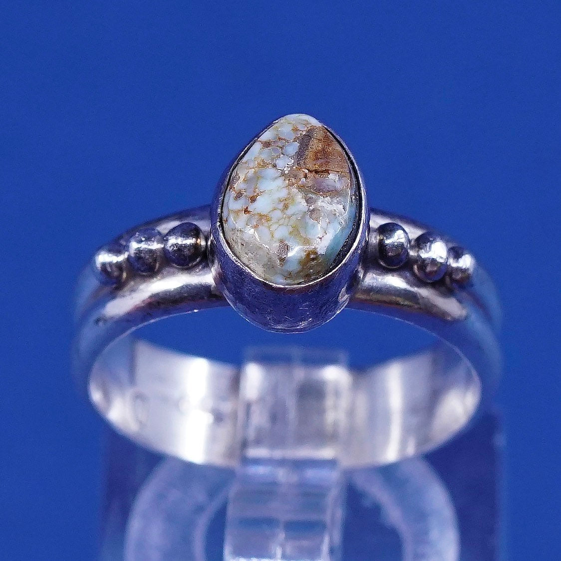 Size 7.25, vtg John Delvin Sterling silver handmade ring, 925 w/ turquoise