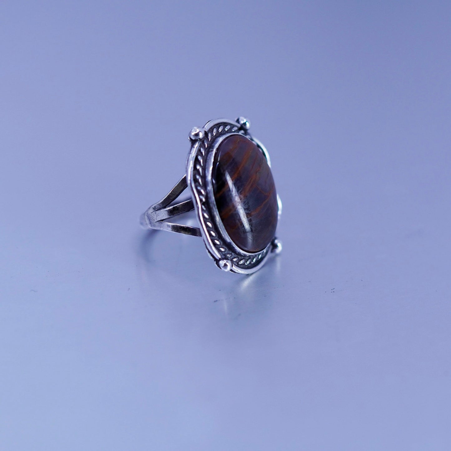 Size 6.5, vtg southwestern Sterling 925 silver handmade ring w/ oval red jasper