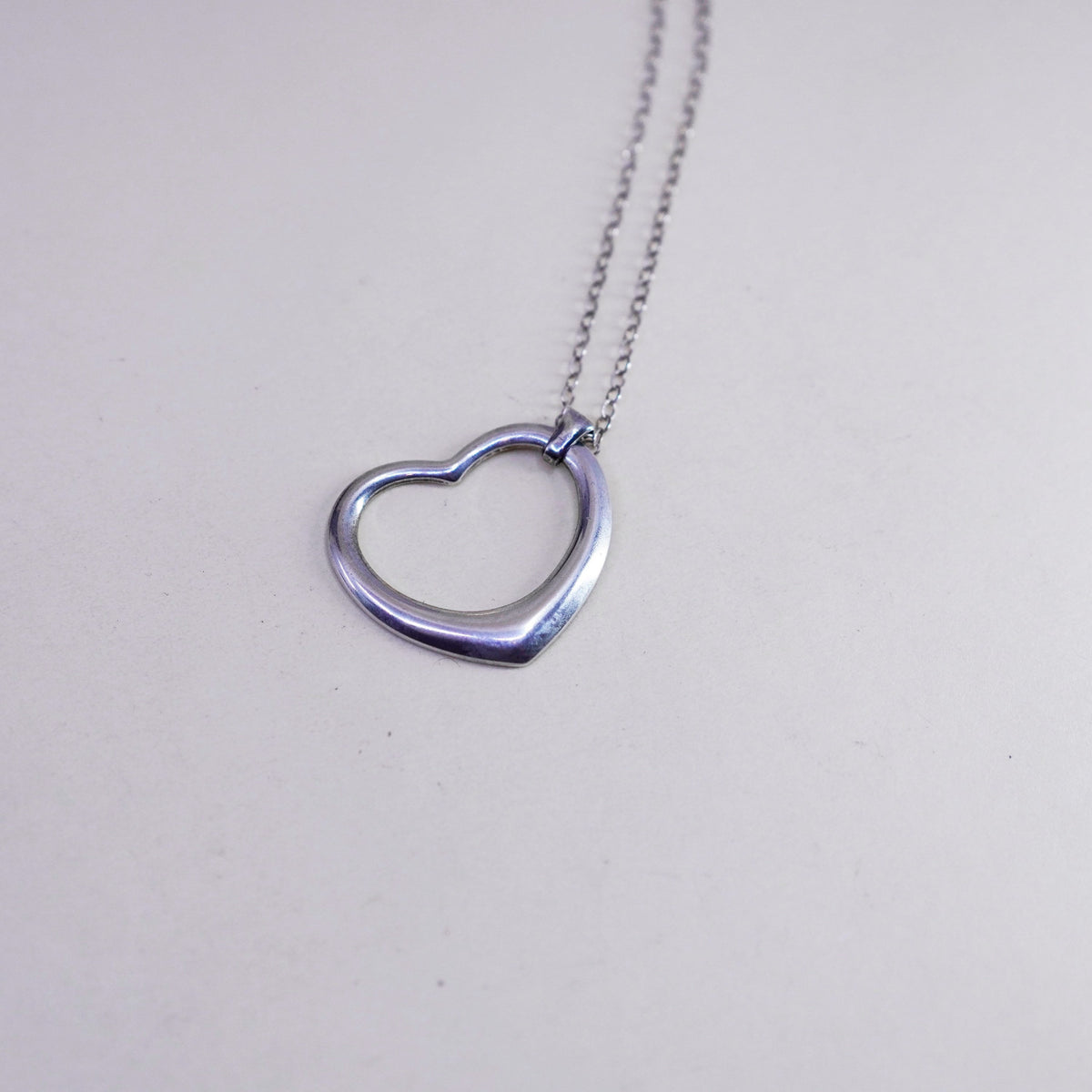 22”, Vintage sterling silver circle chain with heart pendant