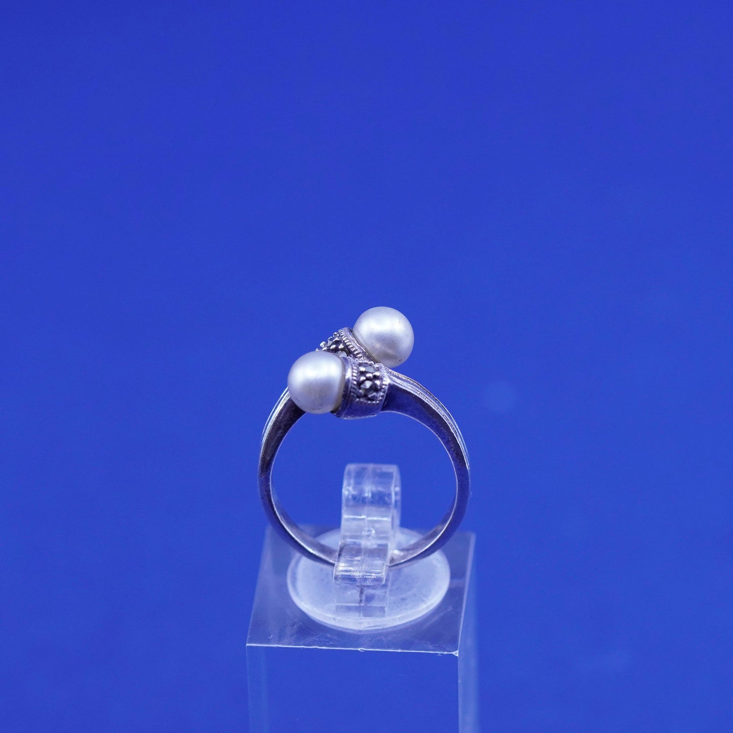 Size 7, sterling 925 silver handmade statement ring with pearl and marcasite