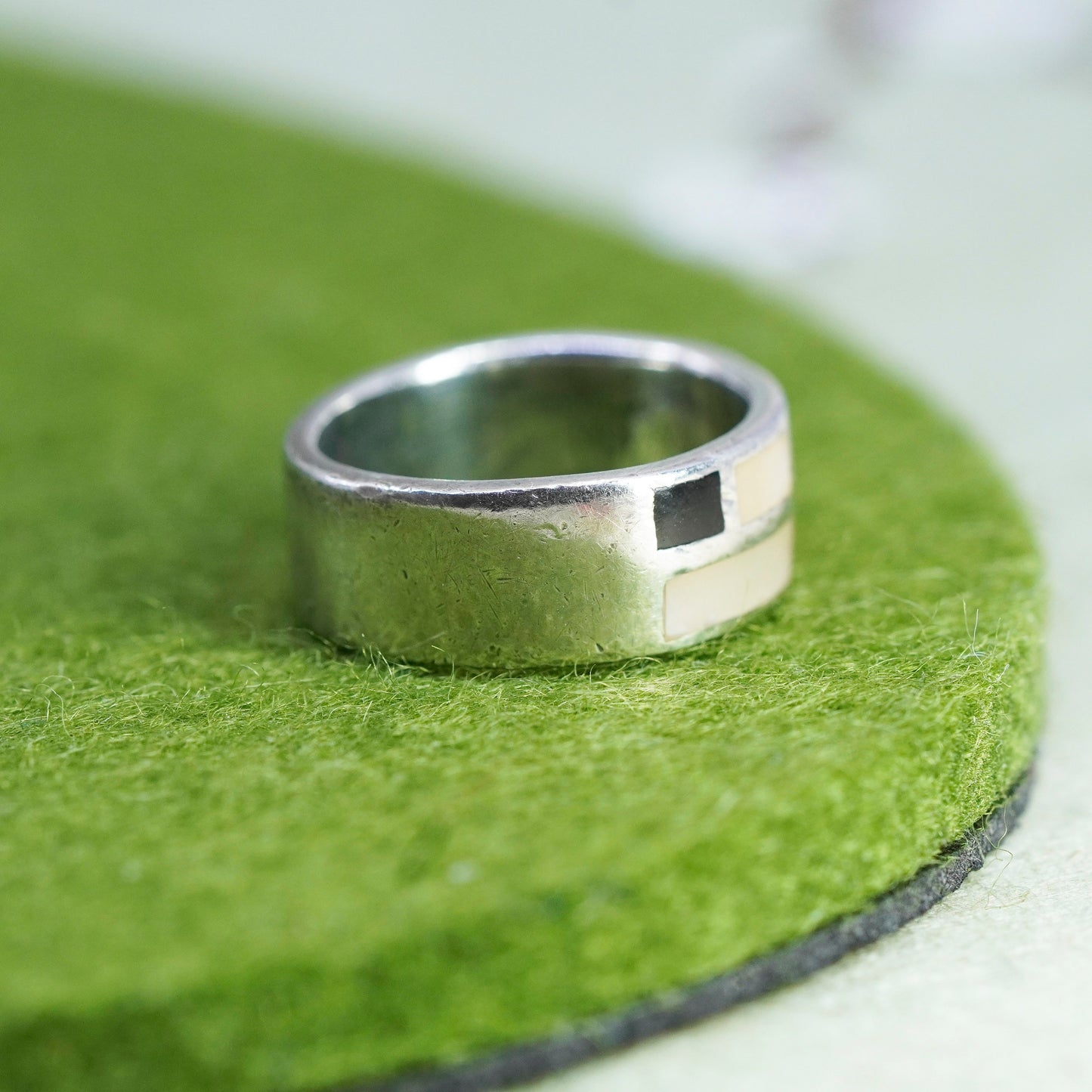 Size 5, vintage Sterling silver handmade ring, 925 band onyx mother of pearl