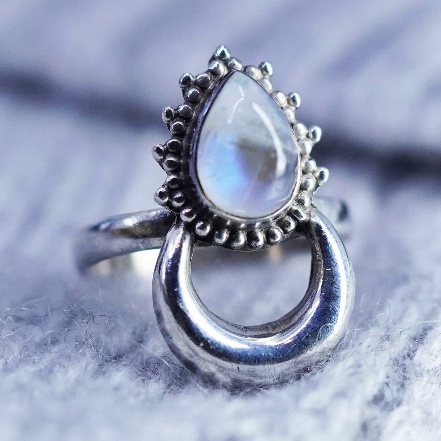 Size 6.75, vintage Sterling 925 silver handmade Bali ring w/ teardrop moonstone
