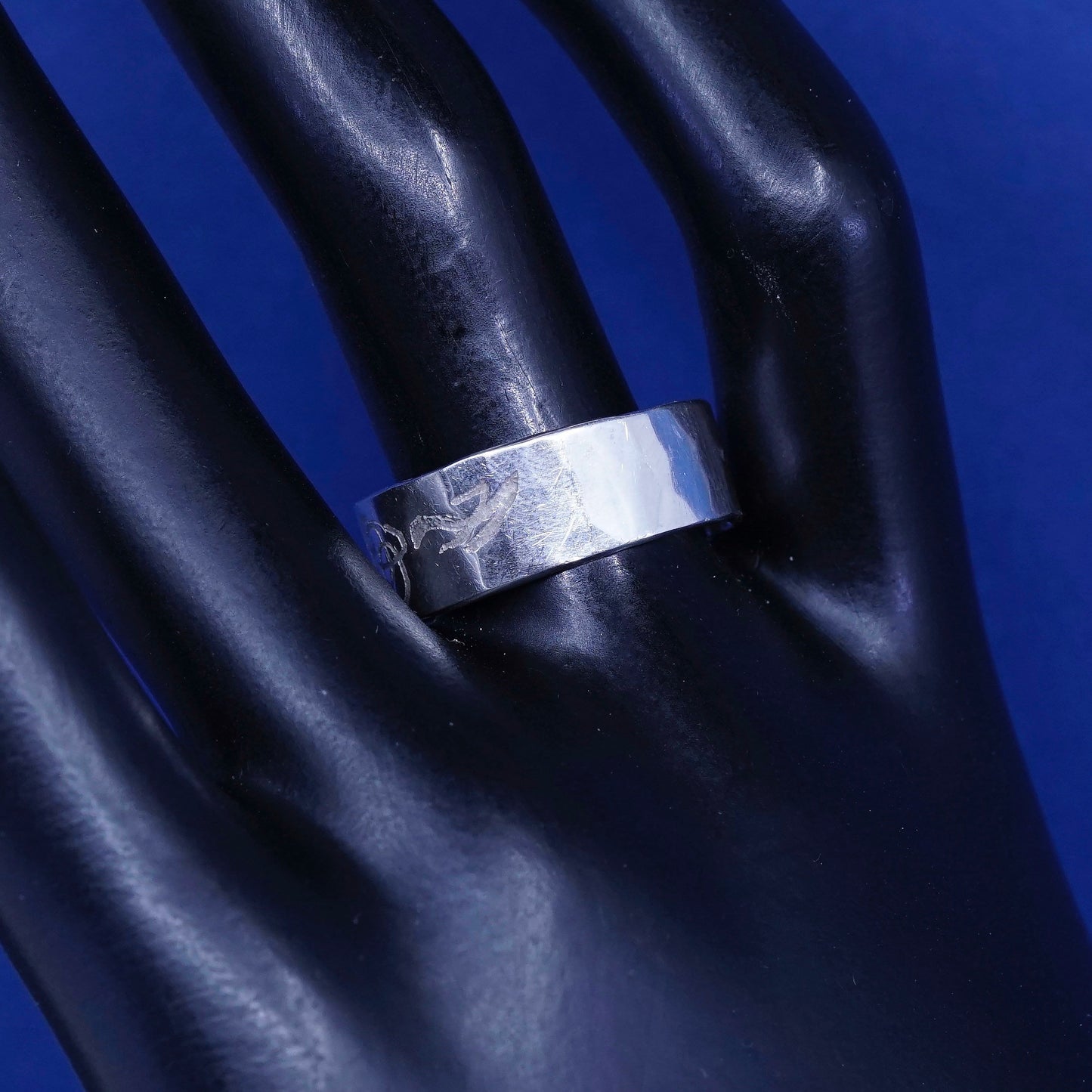 Size 8.5, vtg Sterling silver handmade ring, 925 band w/ Hammered texture